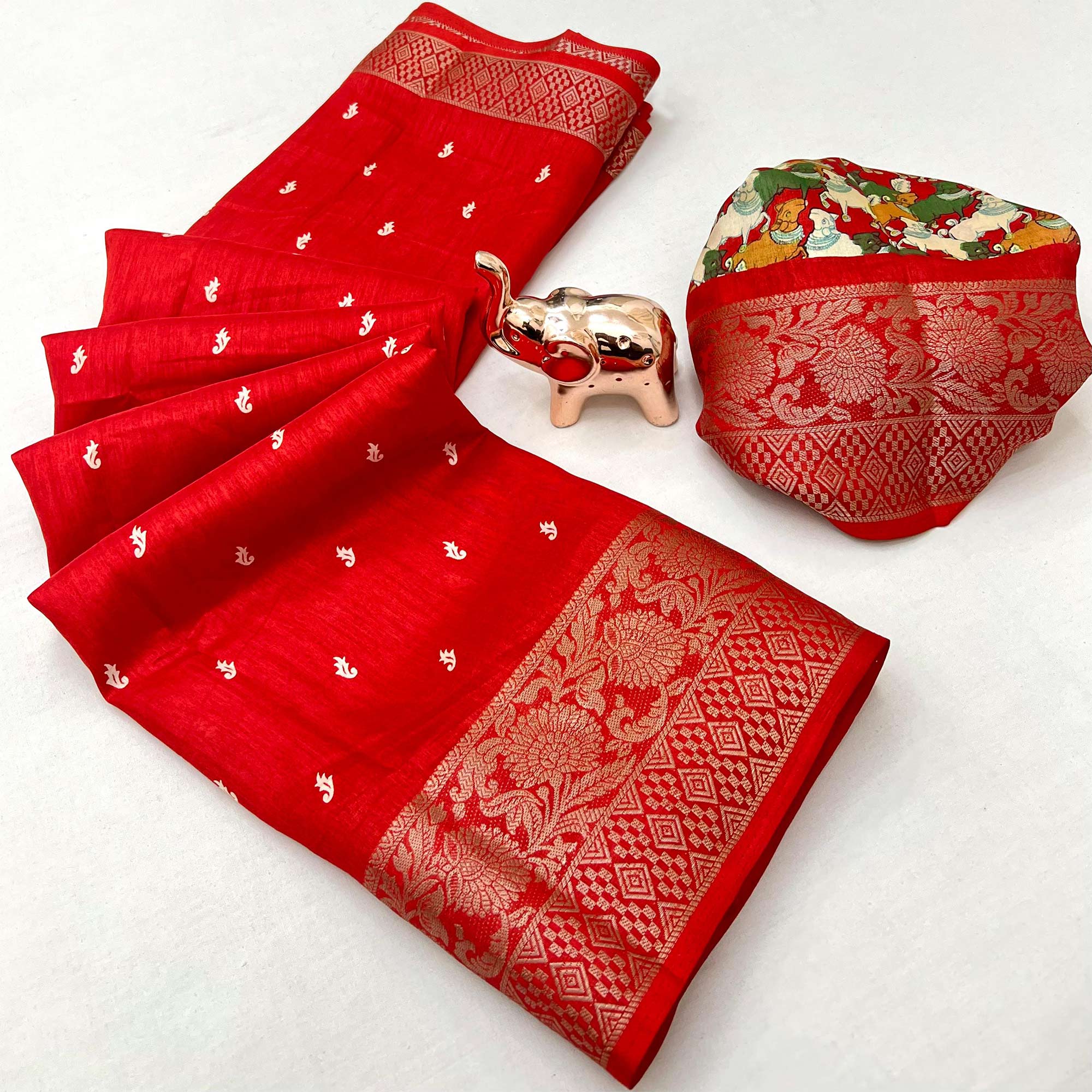 Designer Red Dola Silk Saree Featuring Intricate Floral Zari Weaving