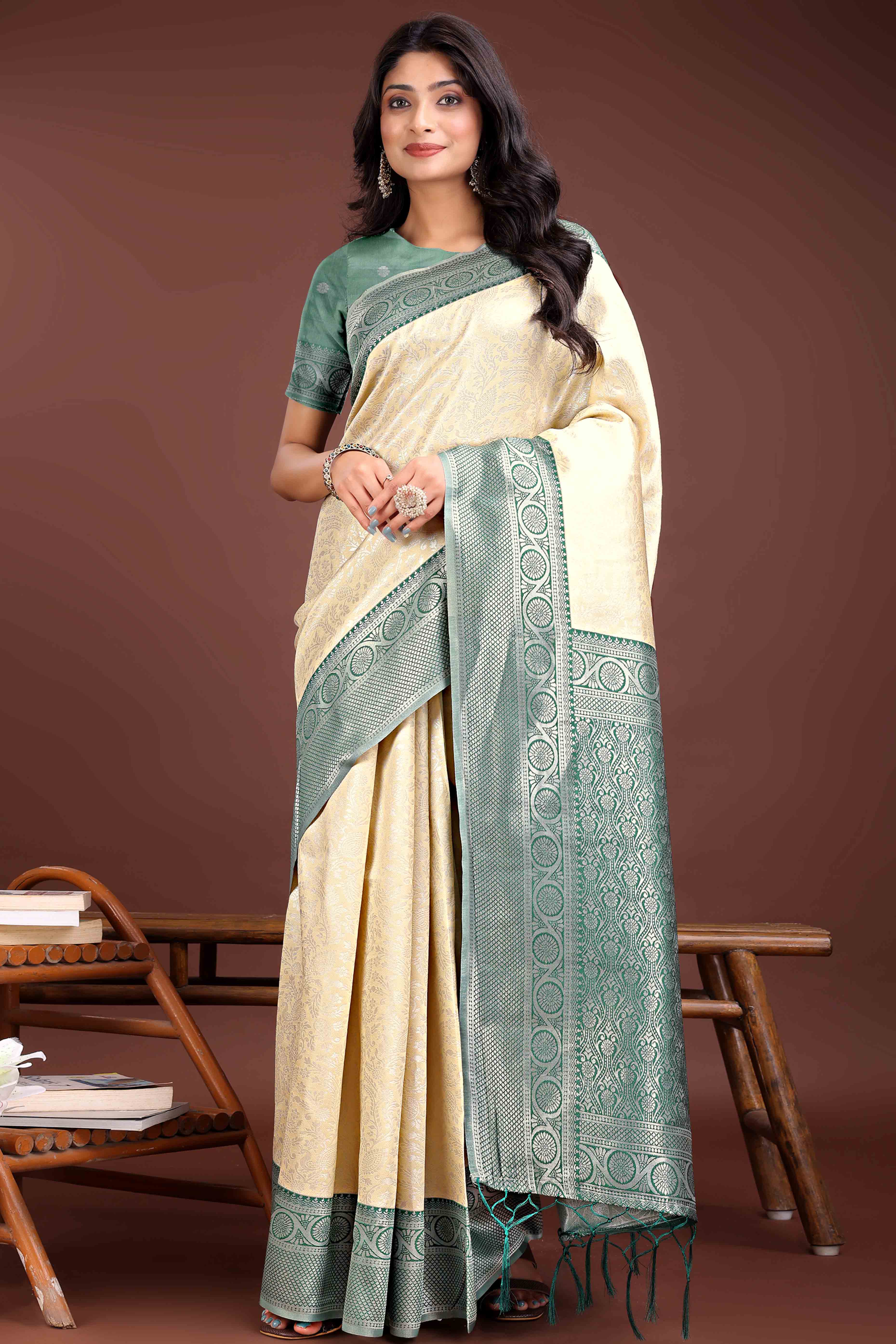 Cream Floral Zari Weaving Lichi Cotton Silk Saree With Tassel Border