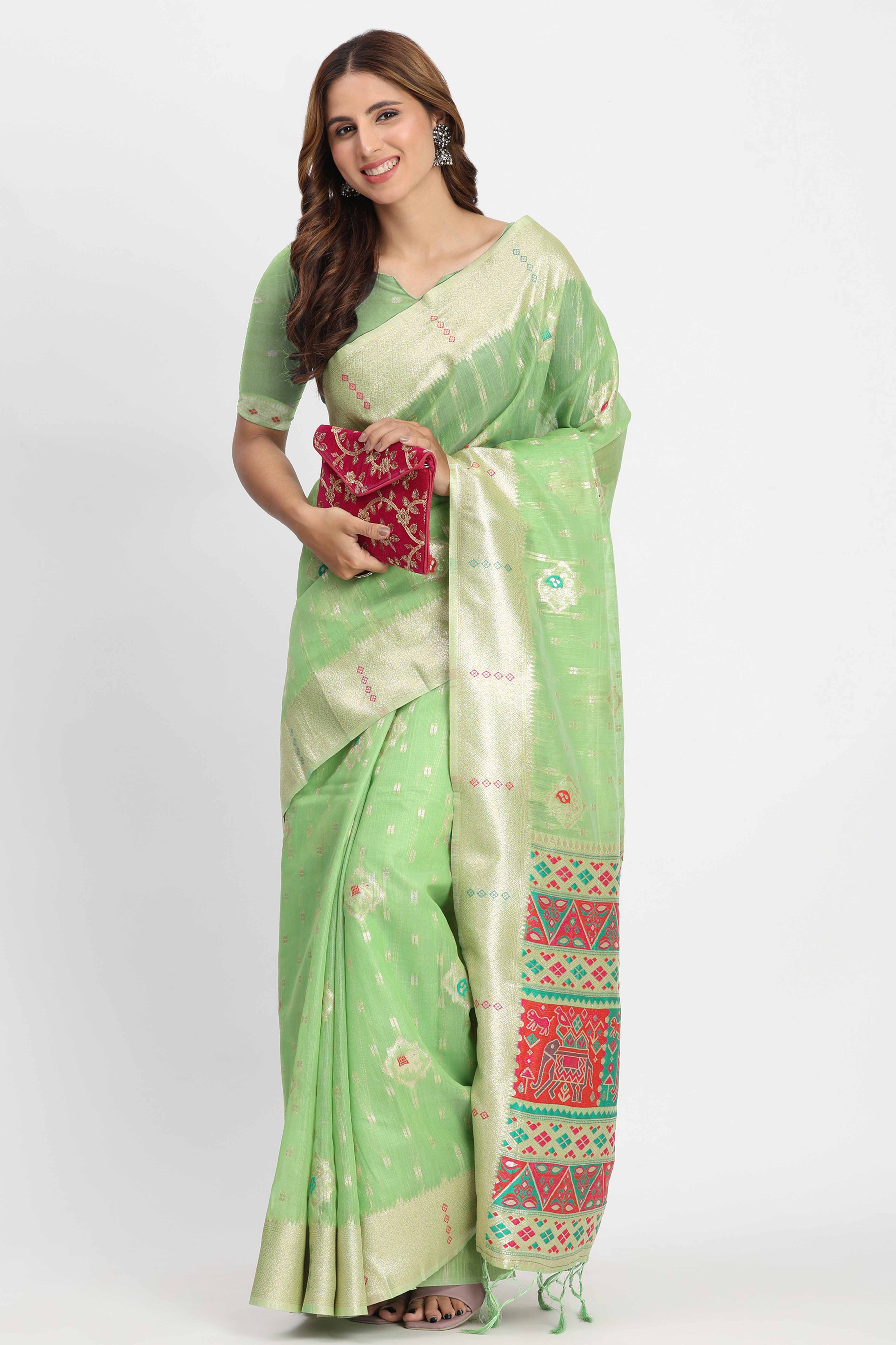 Shimmering Green linen Cotton Saree Embellished With Rich Zari Weaving And Tassels Pallu