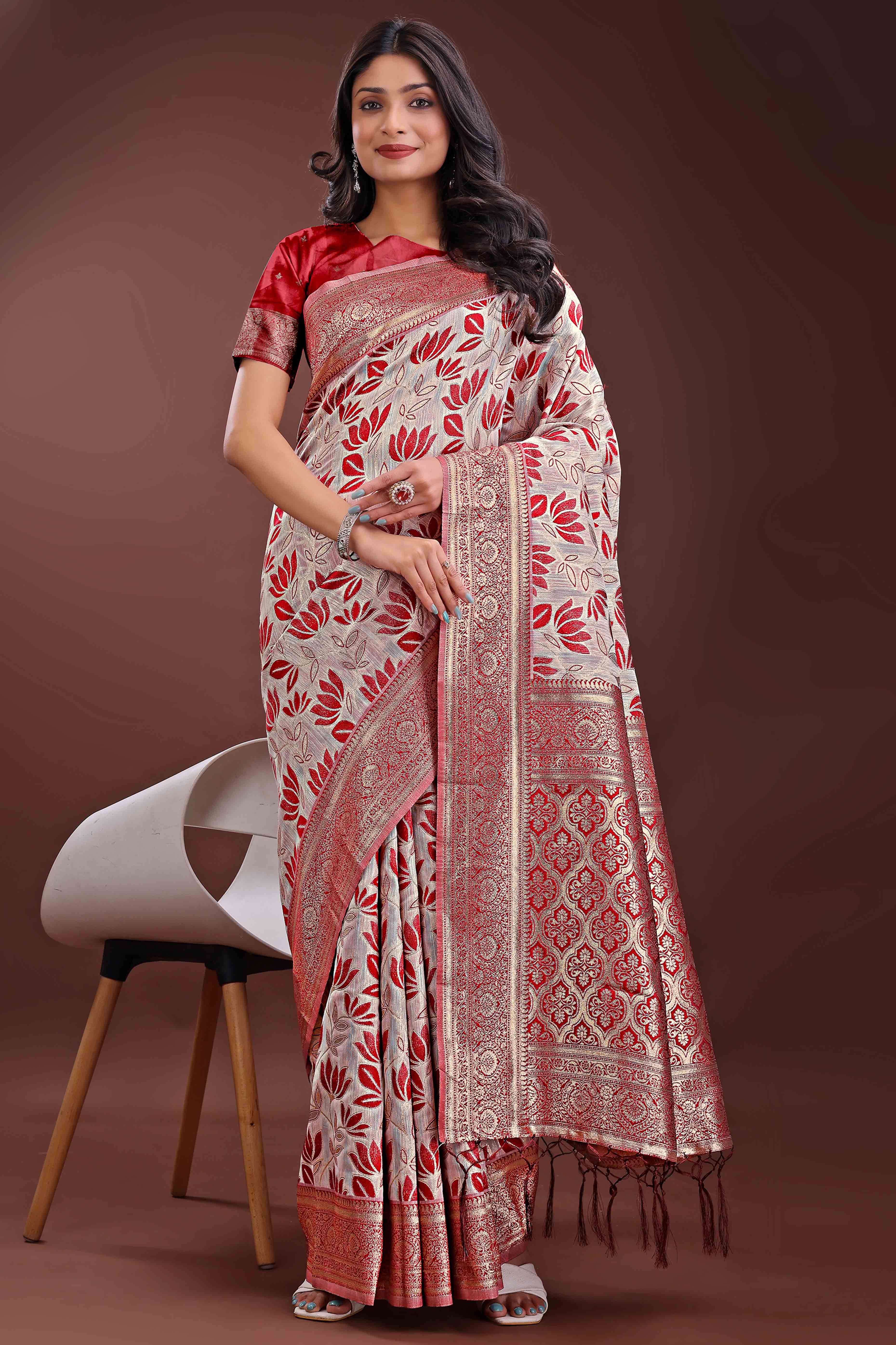 Maroon Linen Cotton Saree Featuring Graceful Floral Patterns in Zari Weave