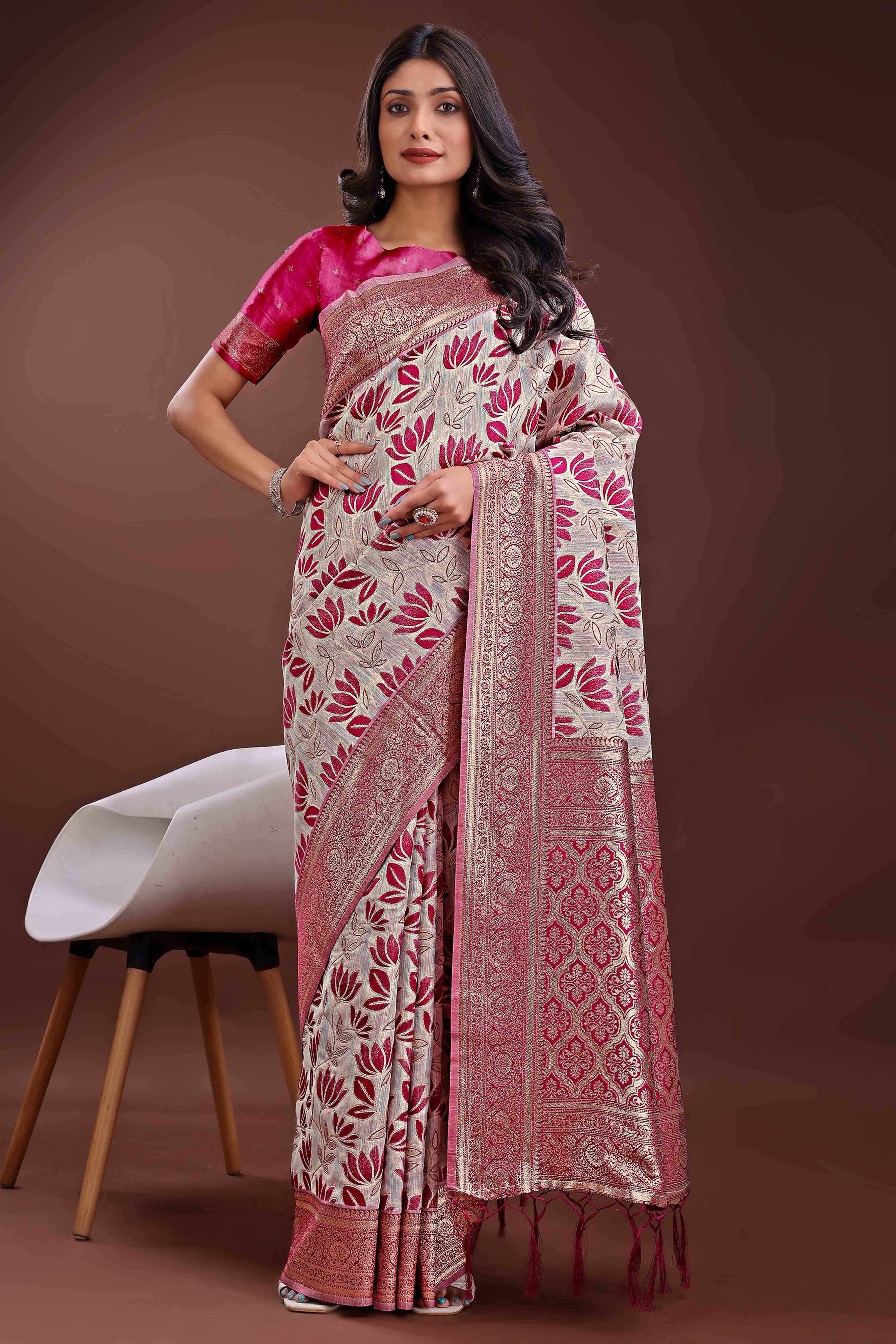 Purple Linen Cotton Saree Featuring Graceful Floral Patterns in Zari Weave
