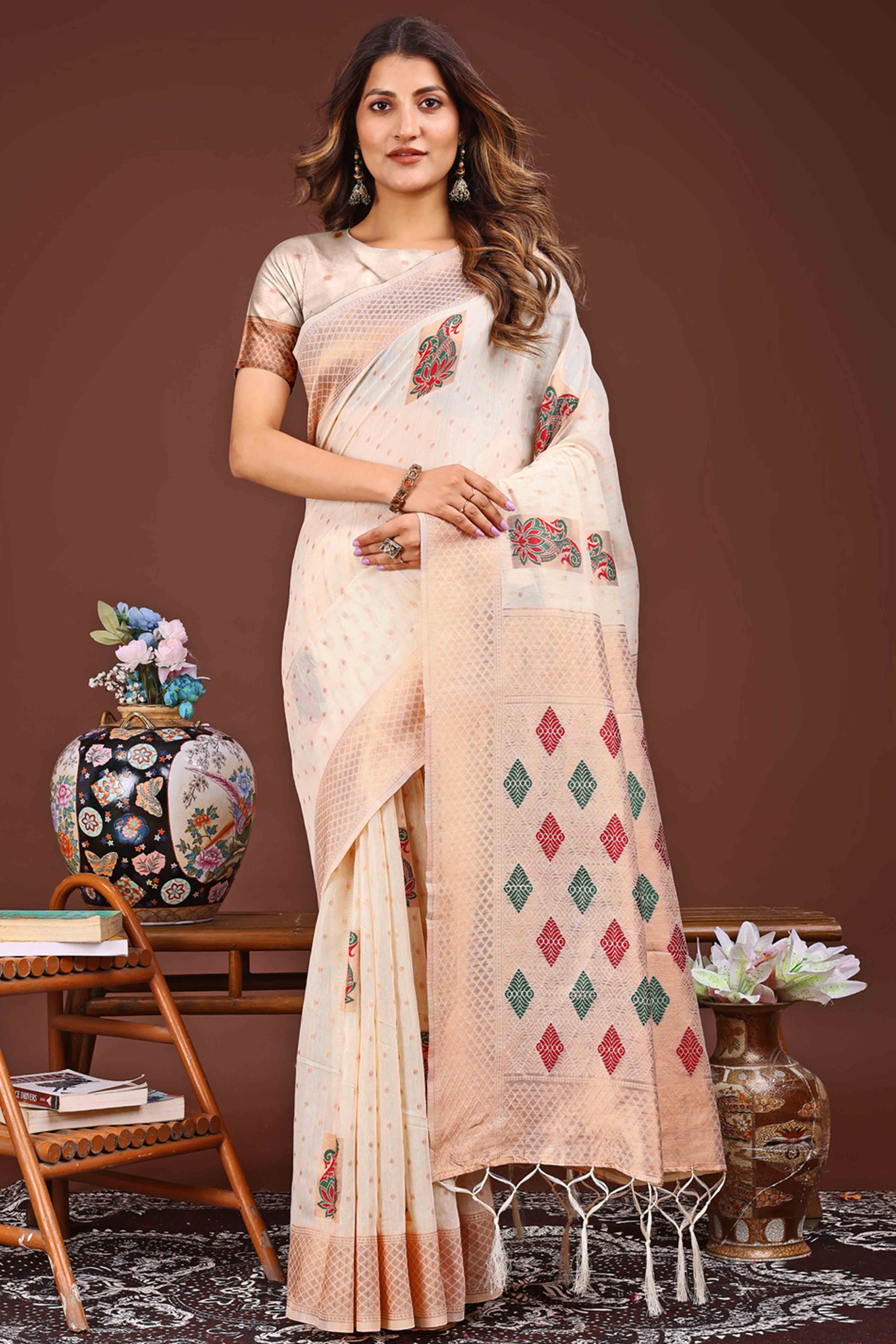 Offwhite Floral Zari Weaving Linen Cotton Saree With Tassel Pallu Accent