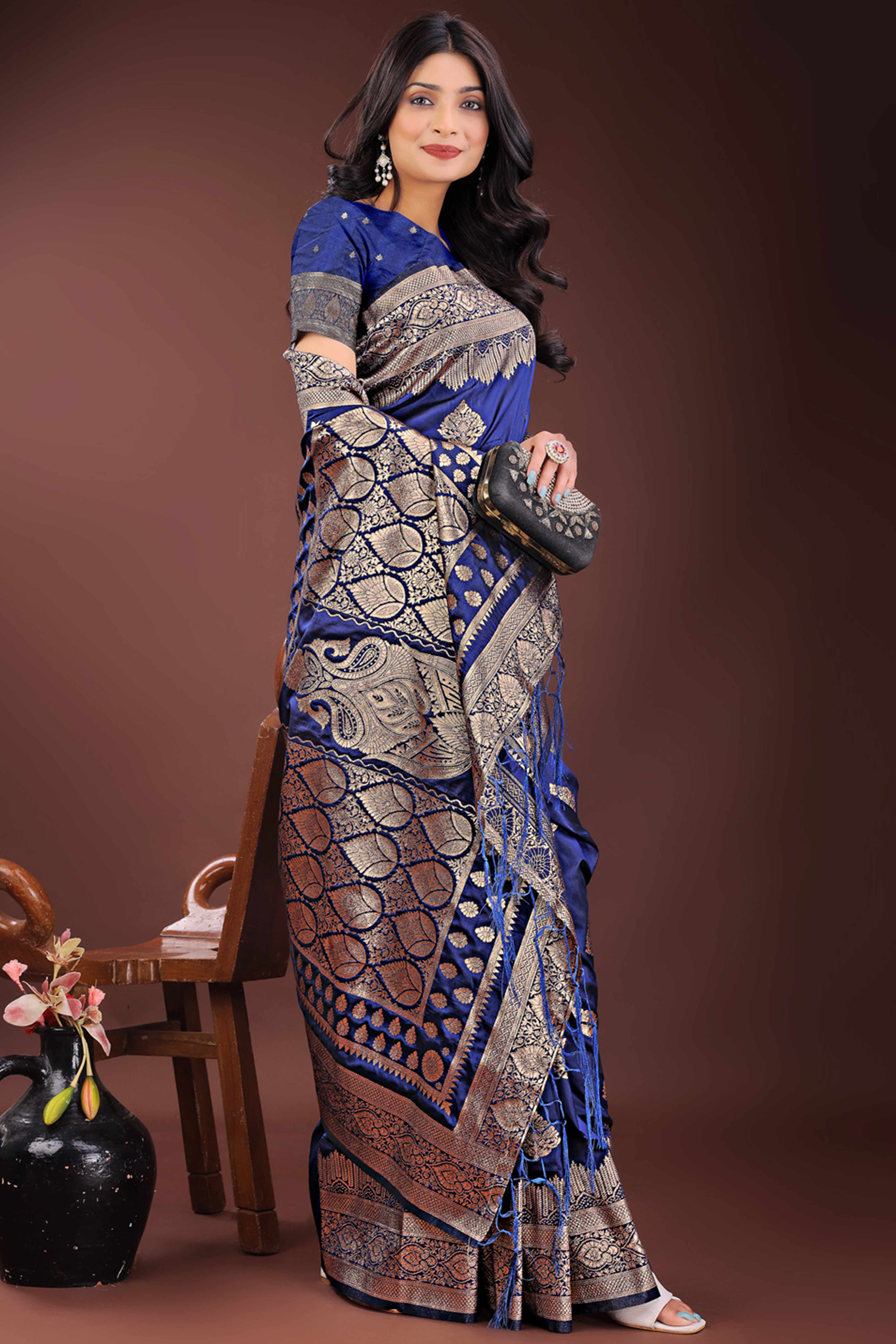 Elegant Navy Blue Floral Zari Woven Kanjivaram Silk Saree Crafted for Timeless Festive Glamour
