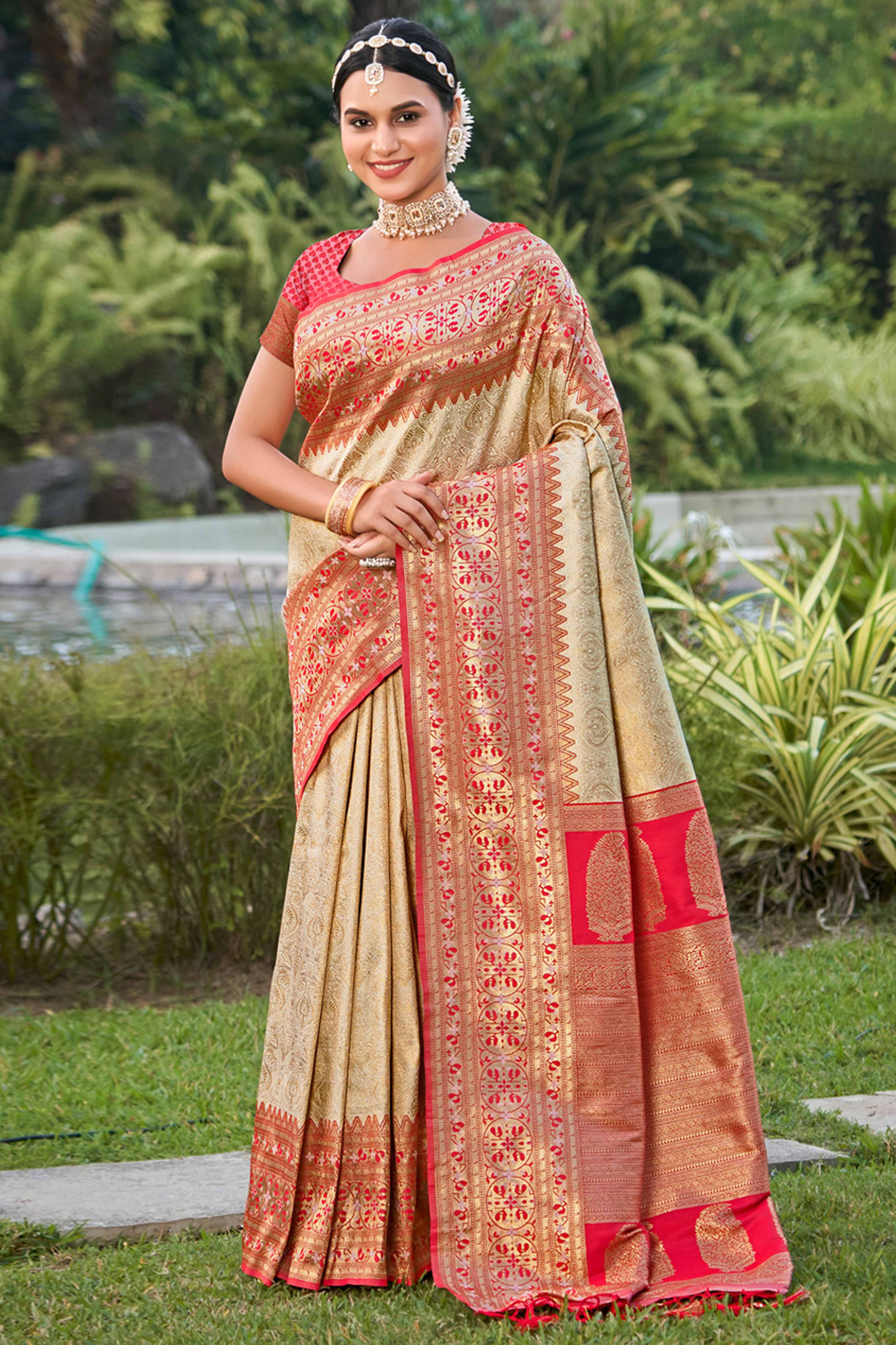 Cream Floral Zari Woven Saree In Banarasi Silk With Delicate Tassel Accents Pallu