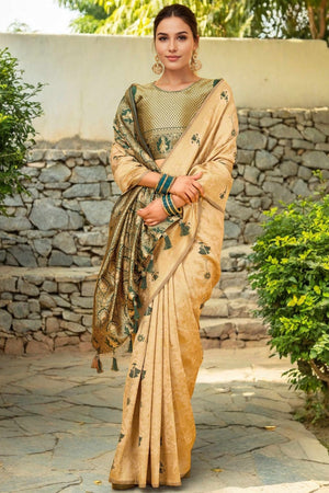 Cream Paithani Saree In Silk Blend Highlighted With Floral Weaving & Tasselled Edge