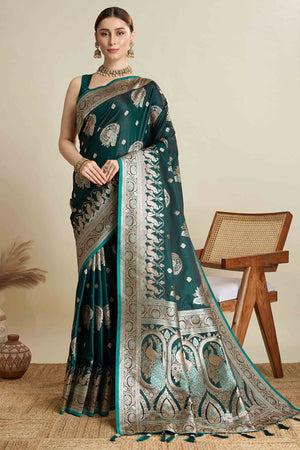 Green Pure Silk Saree Featuring Traditional Banarasi Zari Weaving Patterns