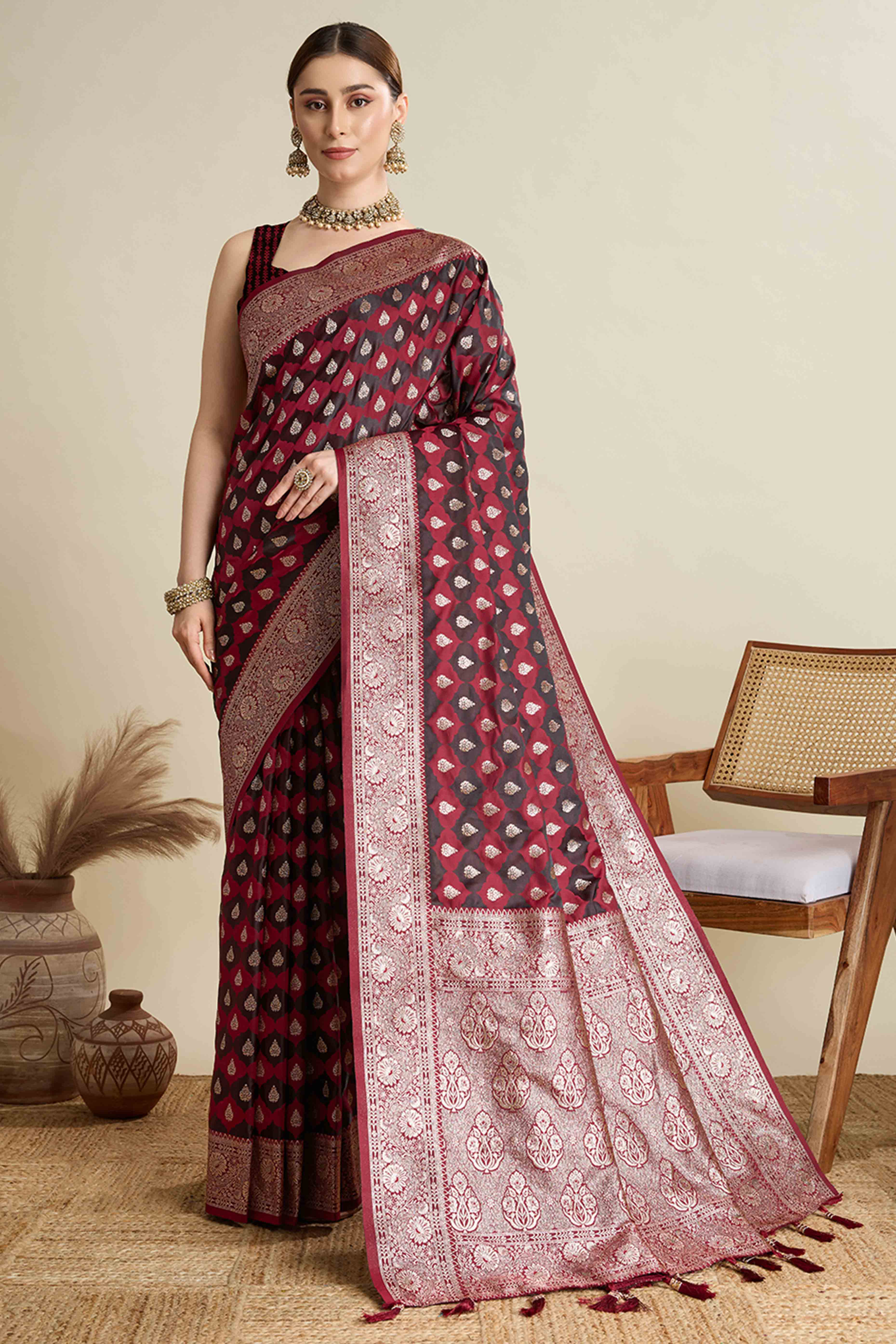 Maroon Pure Silk Saree Featuring Traditional Banarasi Zari Weaving Patterns