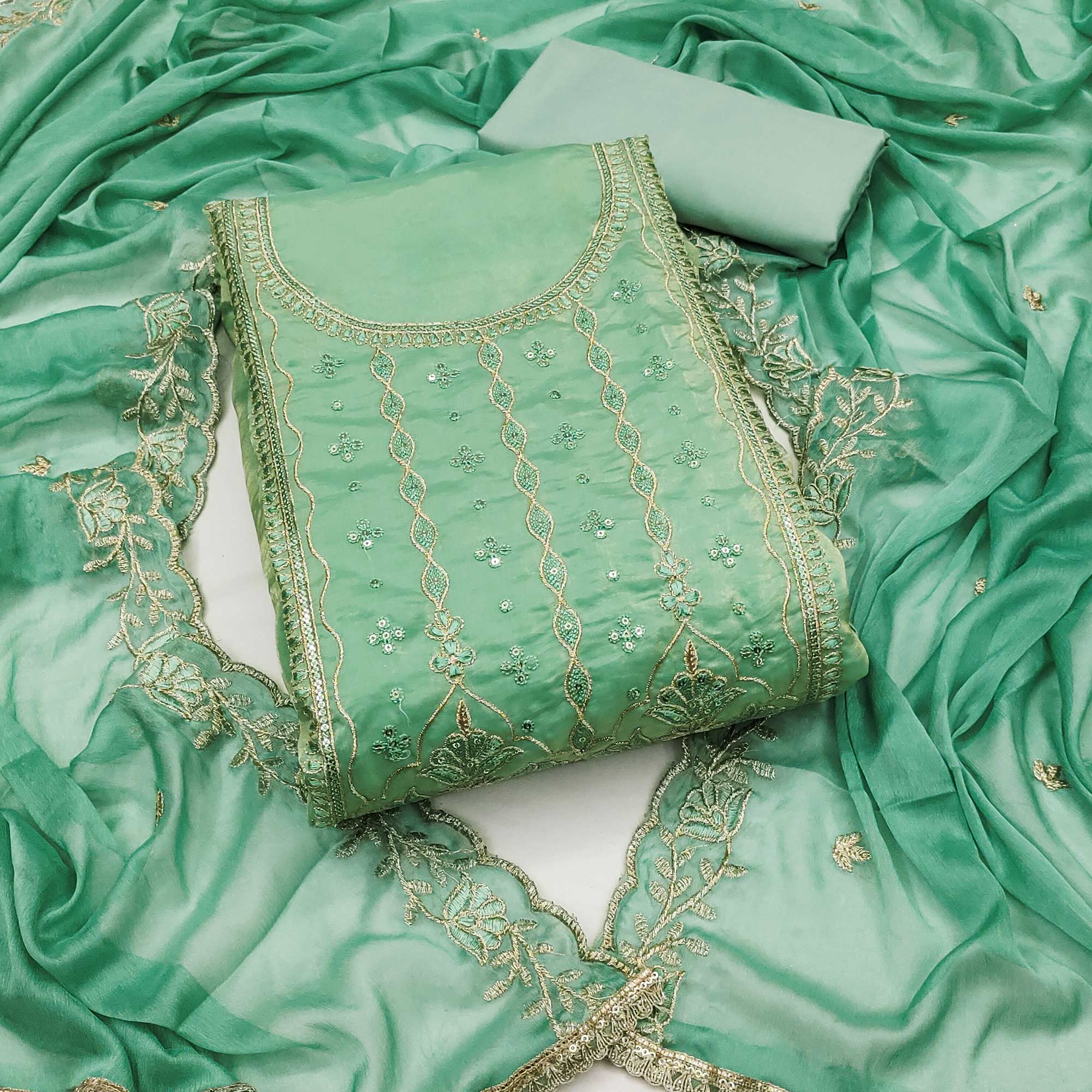 Green Floral Elegance With Sequins Embroidery On Viscose Satin Dress M Green Floral Elegance With Sequins Embroidery On Viscose Satin Dress M