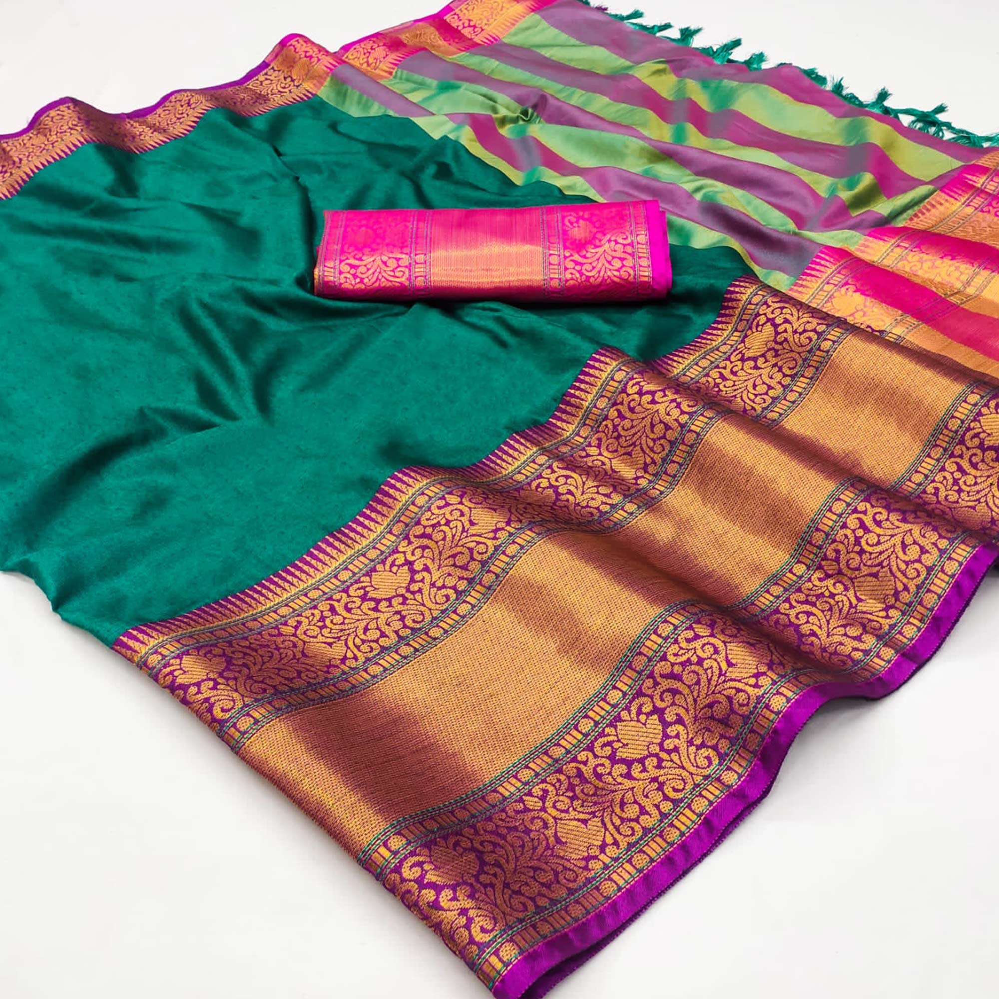 Rama Green Woven Cotton Silk Saree With Tassels