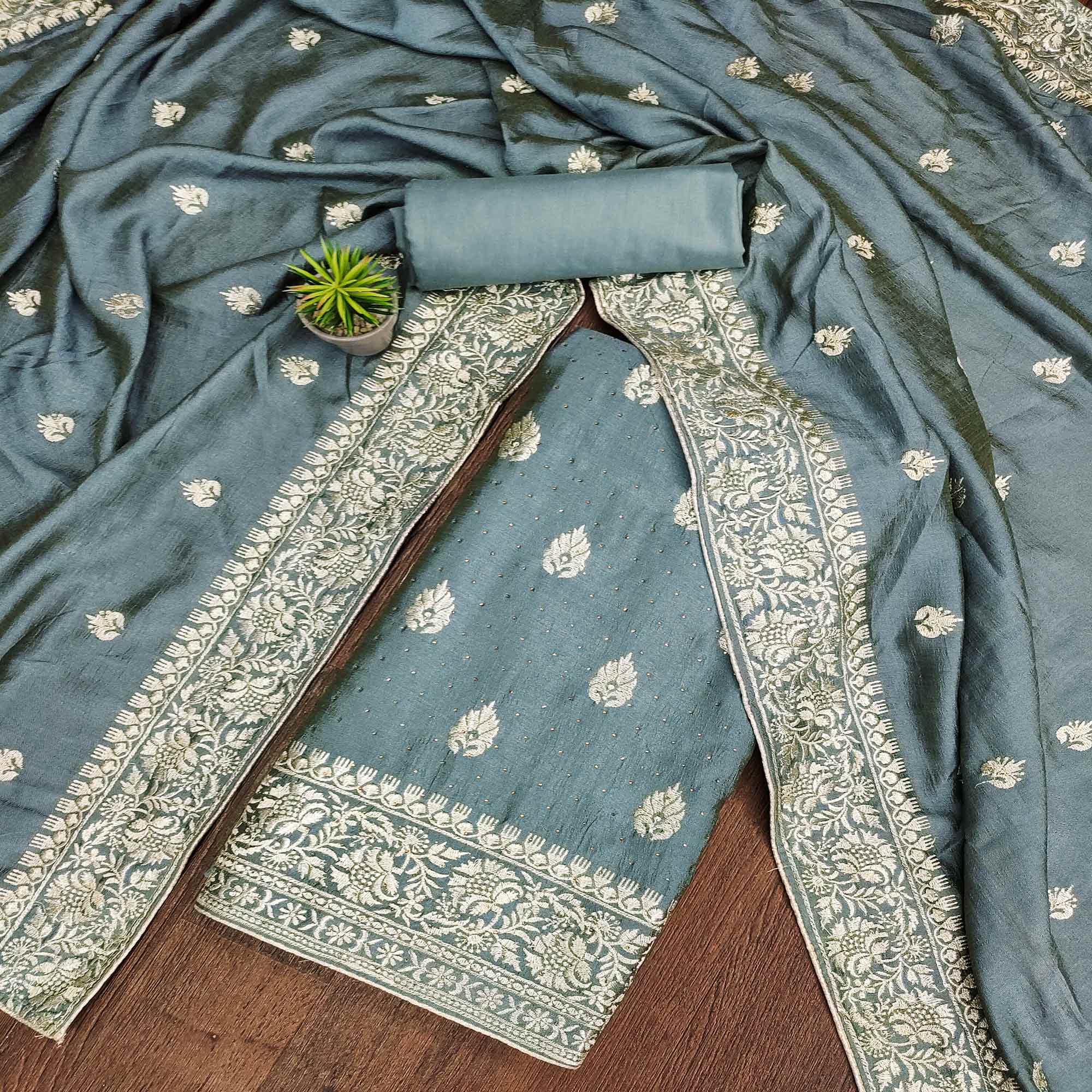 PDM-ANUSHKA-6176-GREY