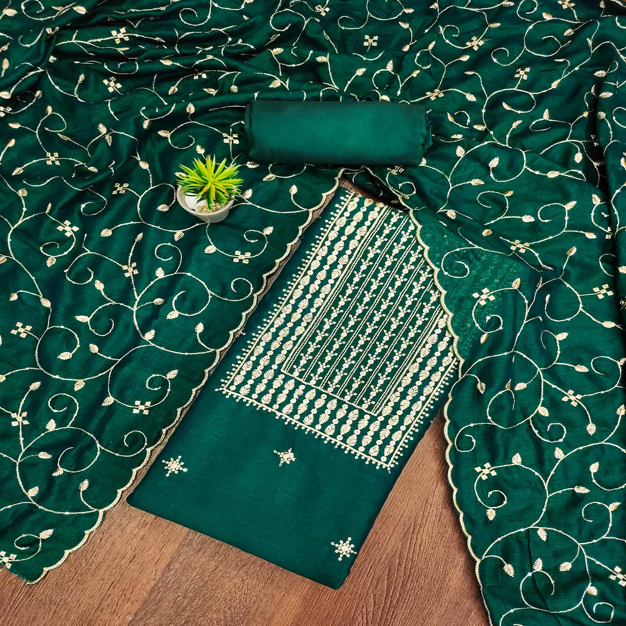 PDM-ANUSHKA-6182-GREEN