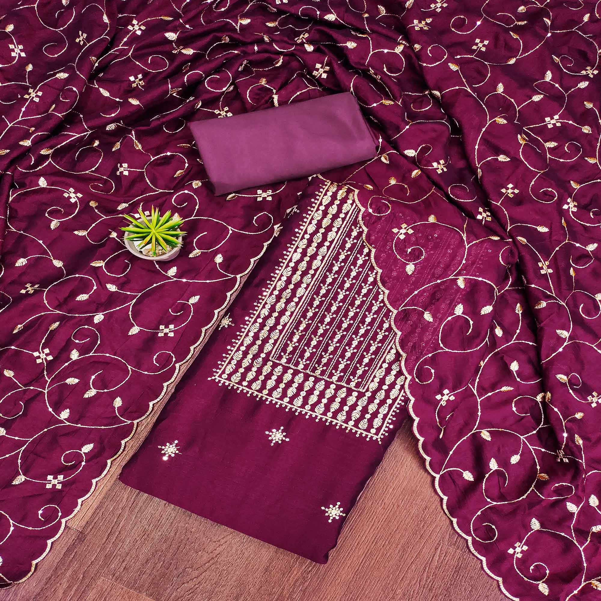 PDM-ANUSHKA-6182-WINE