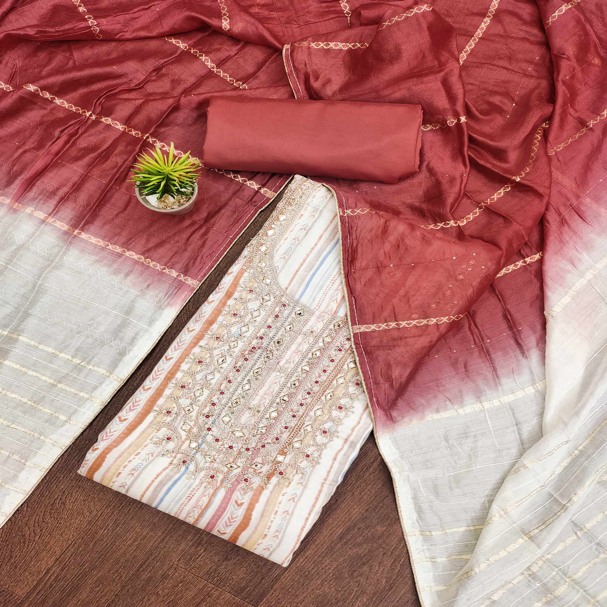 PDM-ANUSHKA-6191-OFWTRST