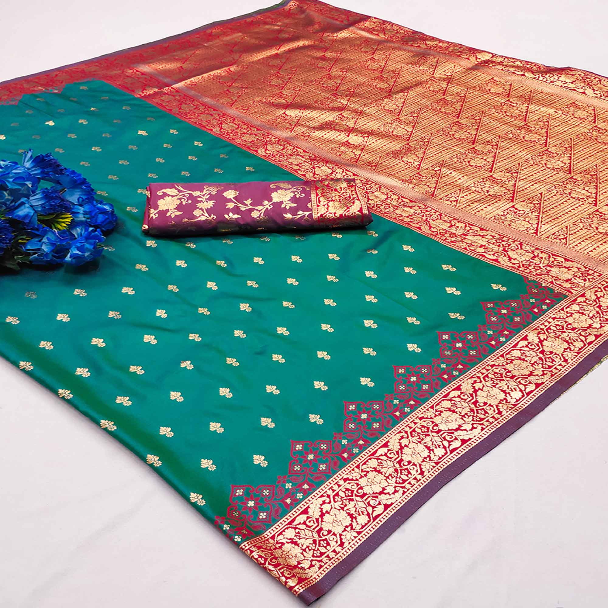 Rama Green Cotton Silk Saree with Intricate Zari Weaving