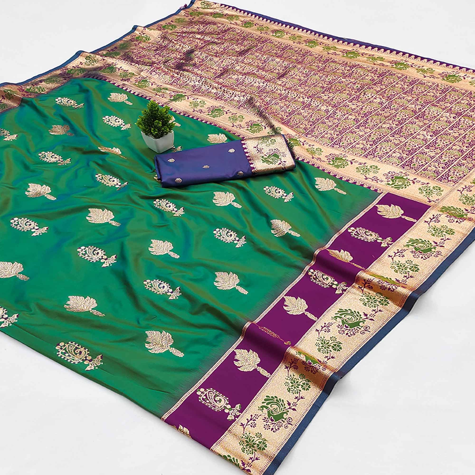 Emerald Green Cotton Silk Saree with Exquisite Zari Weaving