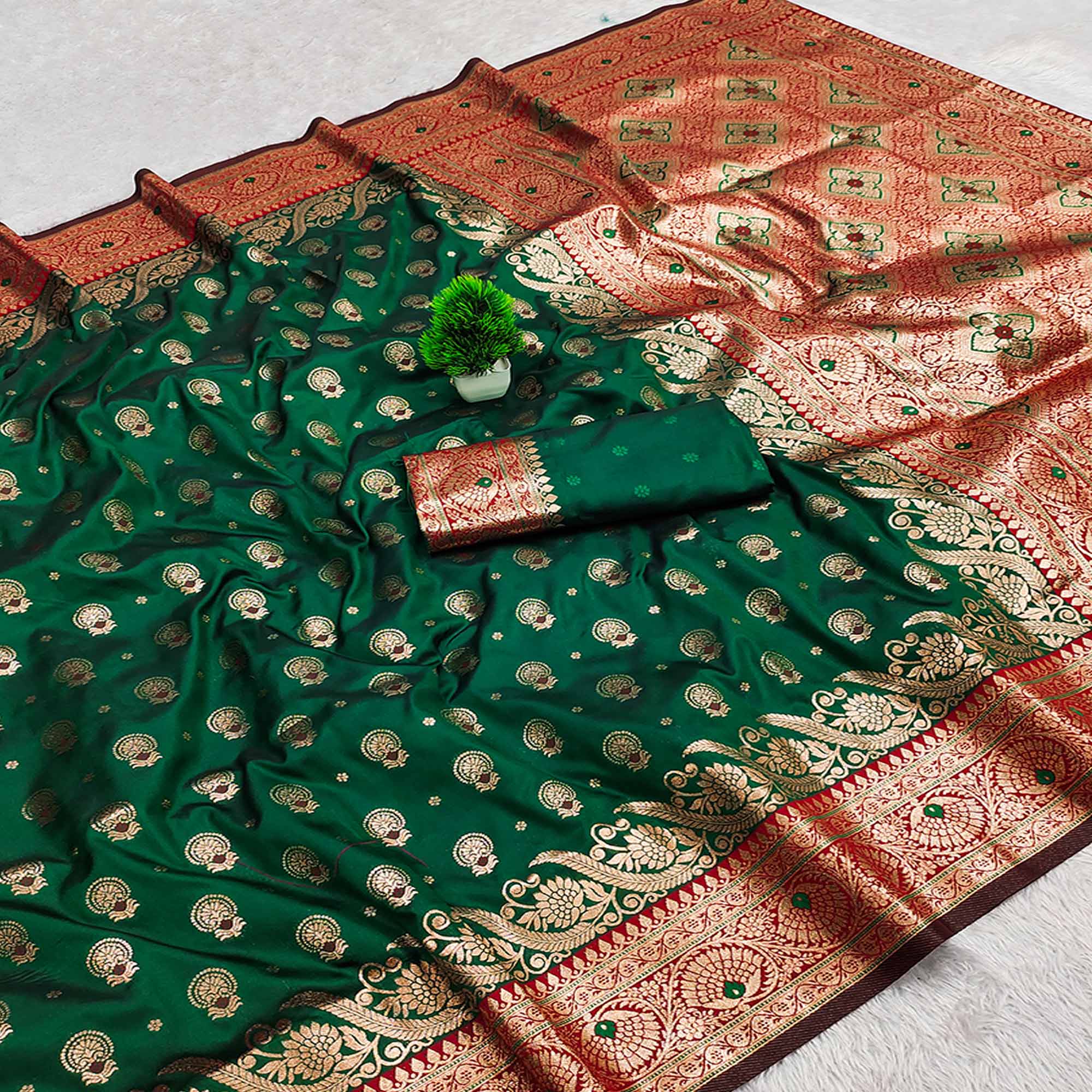 Dark Green Traditional Zari Woven Cotton Silk Saree for Special Occasions
