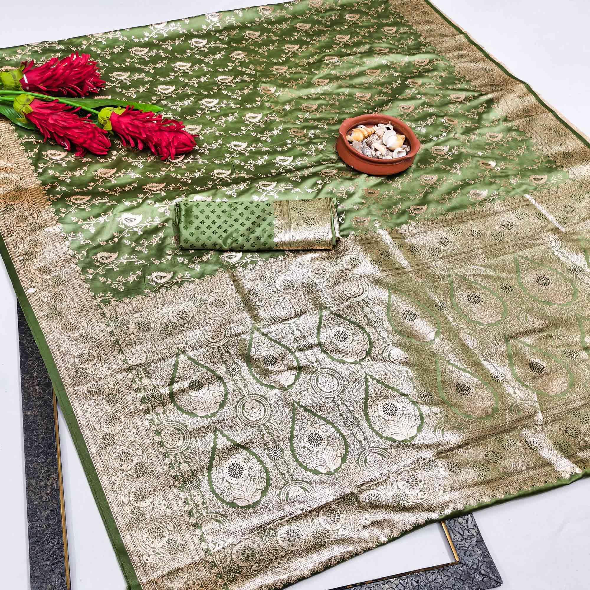 Green Silk Saree with Classic Zari Butti Woven Patterns