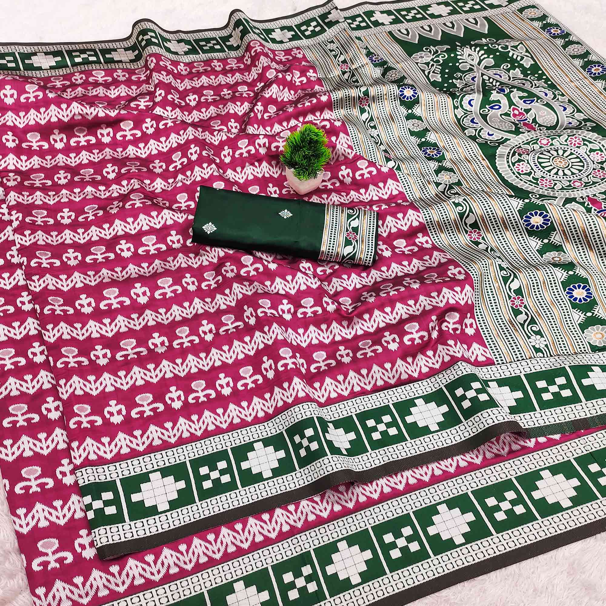 Pink Weaving Cotton Silk Saree With Contrasting Floral & Peacock Design Pallu