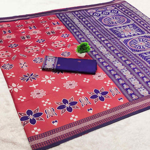 Red Traditional Kanjivaram Silk Saree Featuring Elegant Floral Weaves