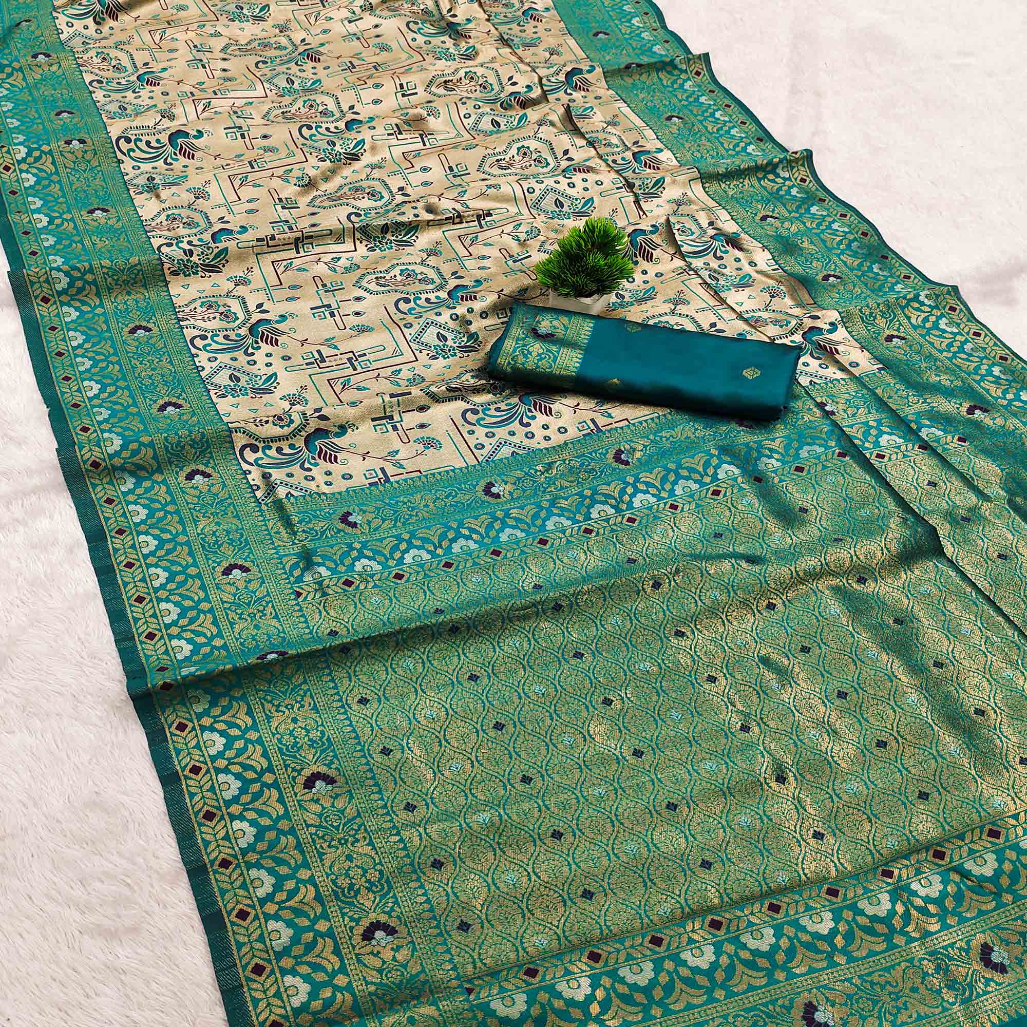 Beige & Rama Green Handloom Kanjivaram Silk Saree Featuring Kalamkari-Style Floral Weaves