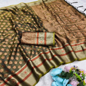Stunning Green Floral Weaving Banarasi Crushy Silk Saree With Stone Work & Tassel Pallu