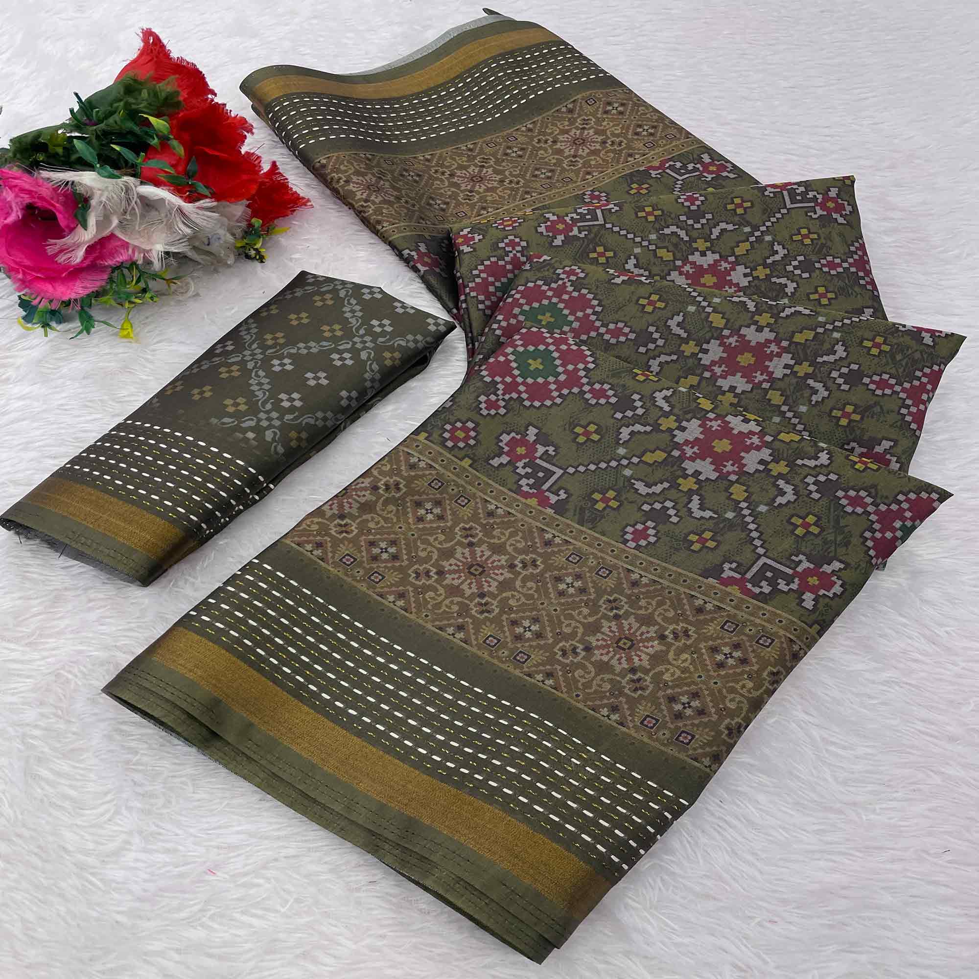 Gorgeous Green Silk Blend Saree with Digital Patola Patterns for Timeless Ethnic Appeal