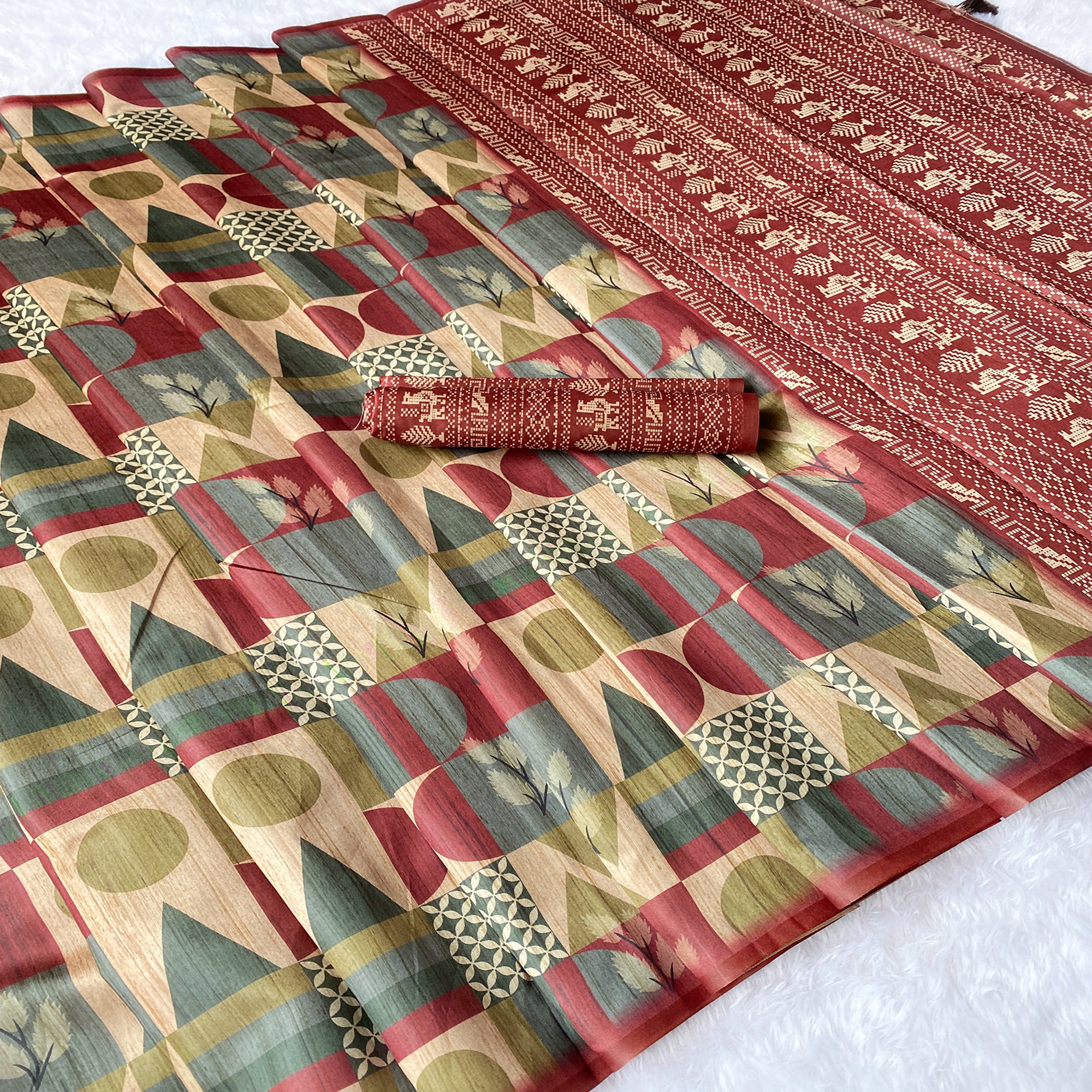Beige Geometric Printed Tussar Silk Blend Festive Saree with Elegant Textured Finish