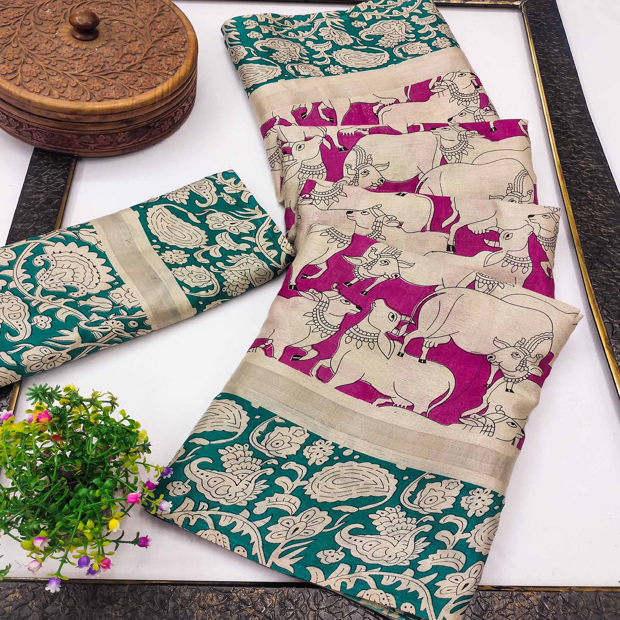 Pink & Rama Cotton Blend Saree Featuring Artistic Animal And Floral Print Fusion