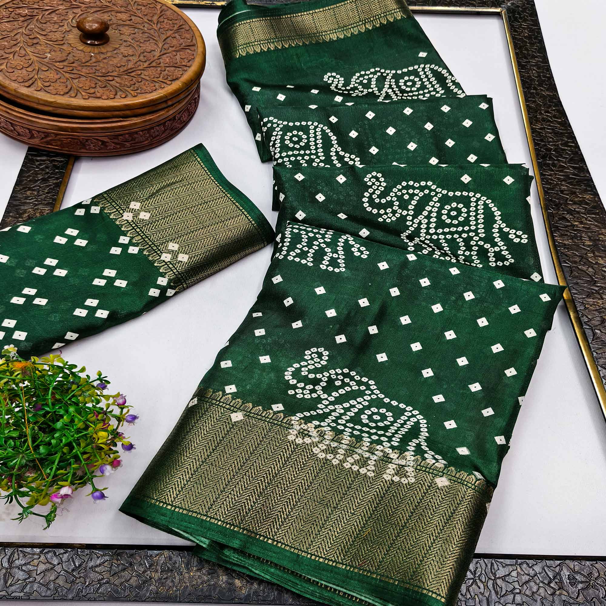 Green Dola Silk Saree Featuring Traditional Bandhani Print & Elegant Weaving Border