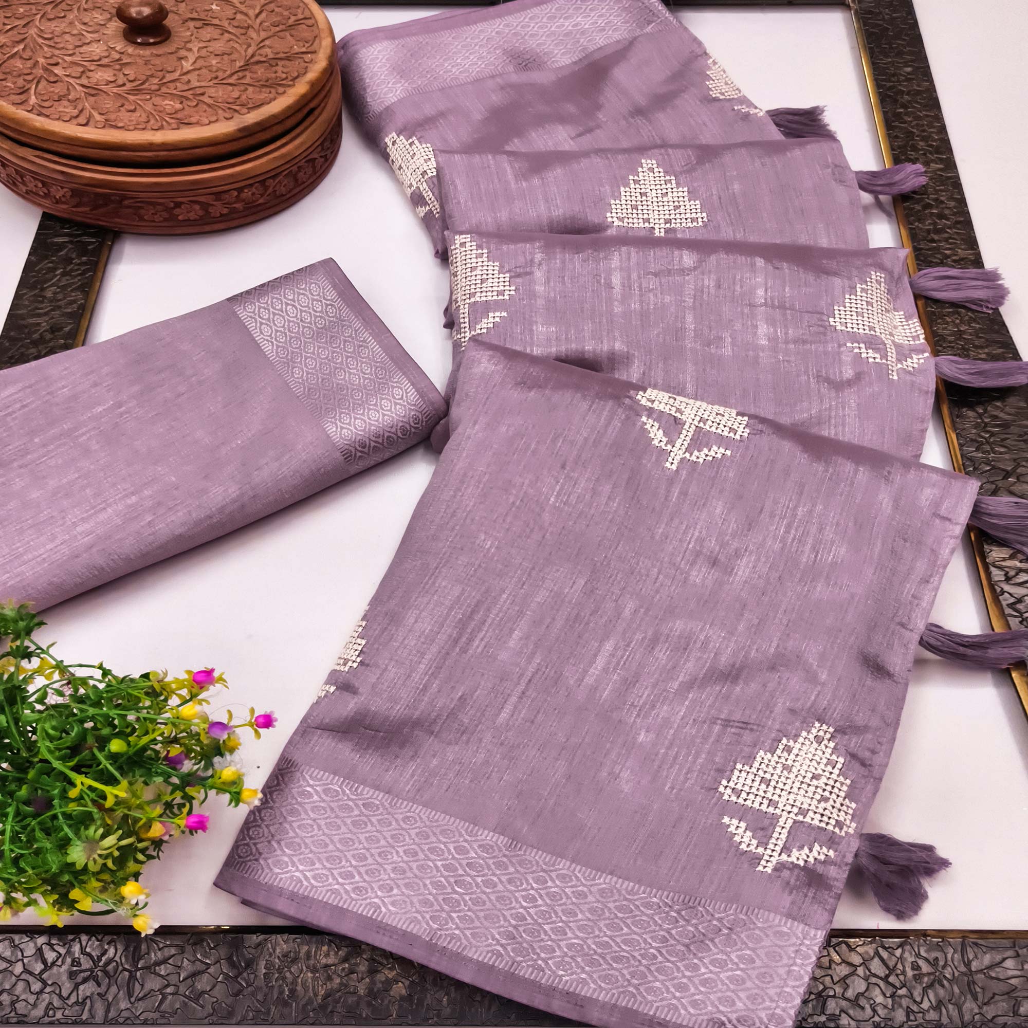 Mauve Embroidered Art Silk Saree Adorned with Classic Zari Weaving Details