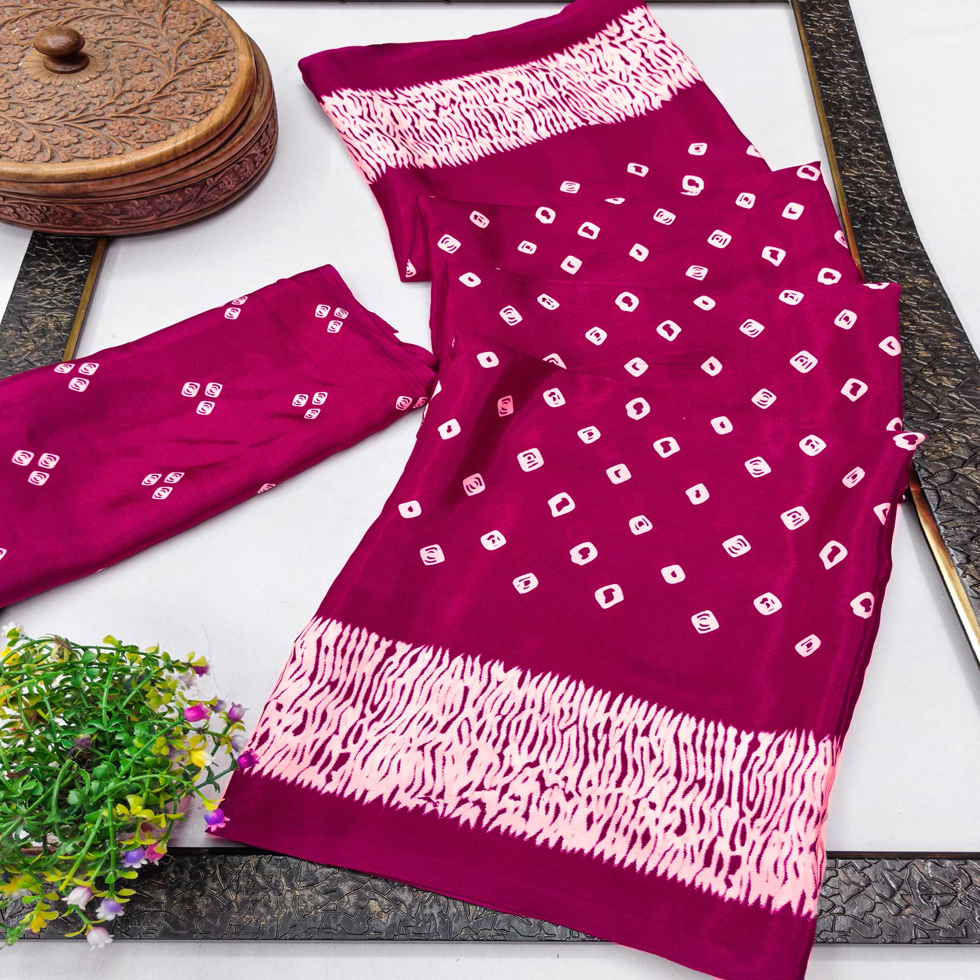 Pink Bandhani Printed Chiffon Saree With Traditional Appeal