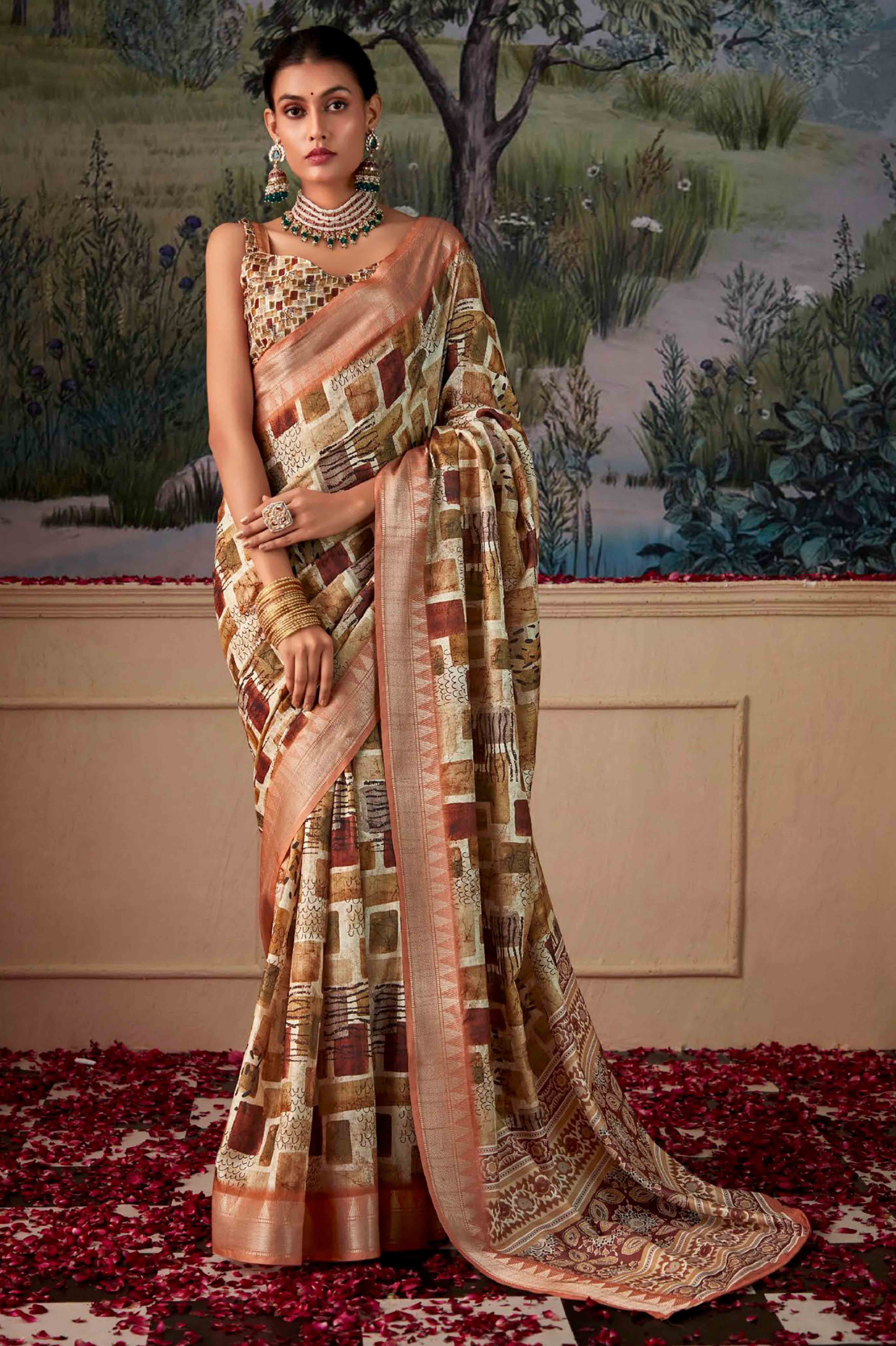 Trendy Digital Printed Silk Blend Saree in Beige
