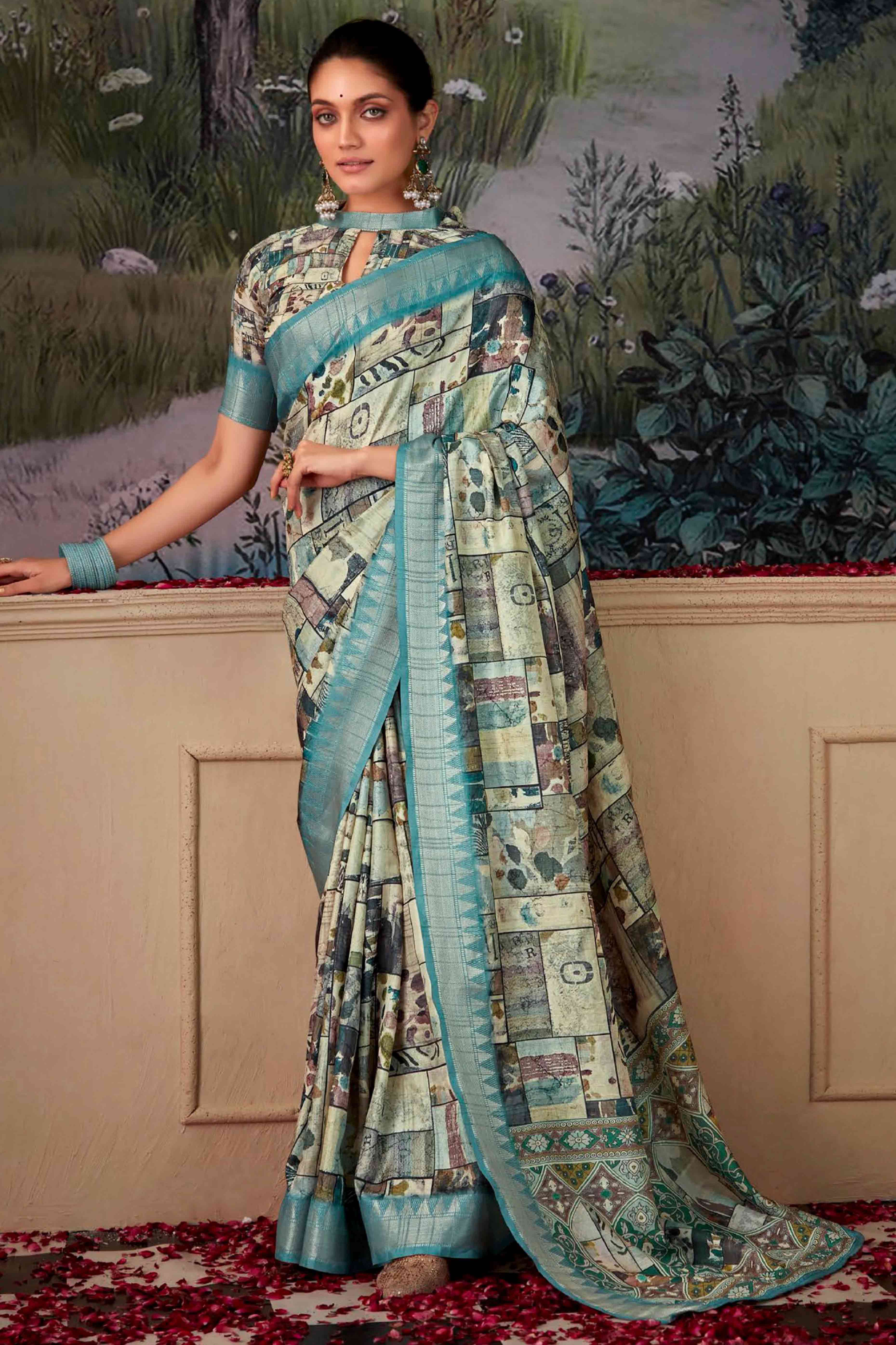 Trendy Digital Printed Silk Blend Saree in Turquoise