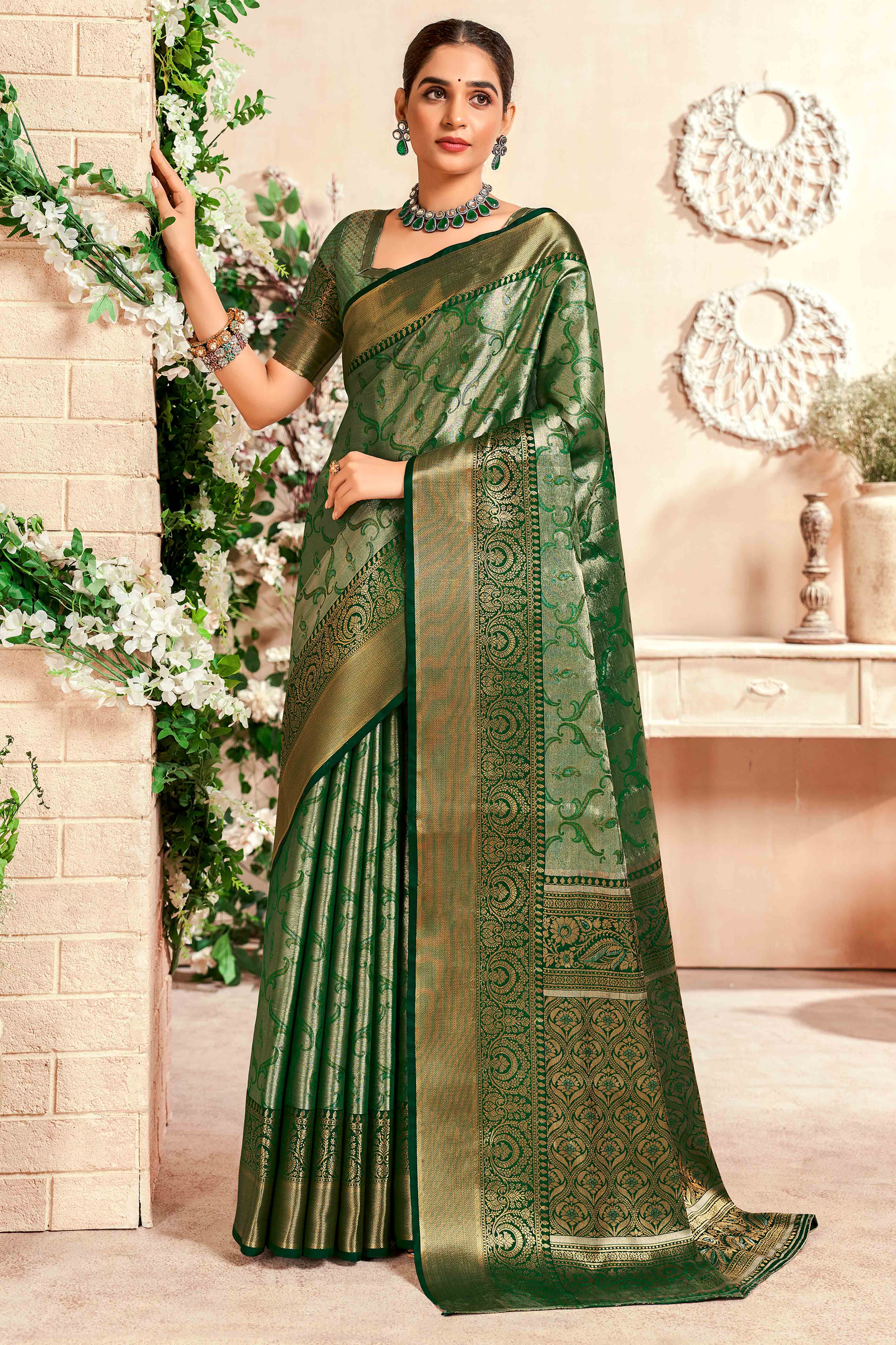 Green Kanjivaram Silk Saree With Lustrous Zari Artistry