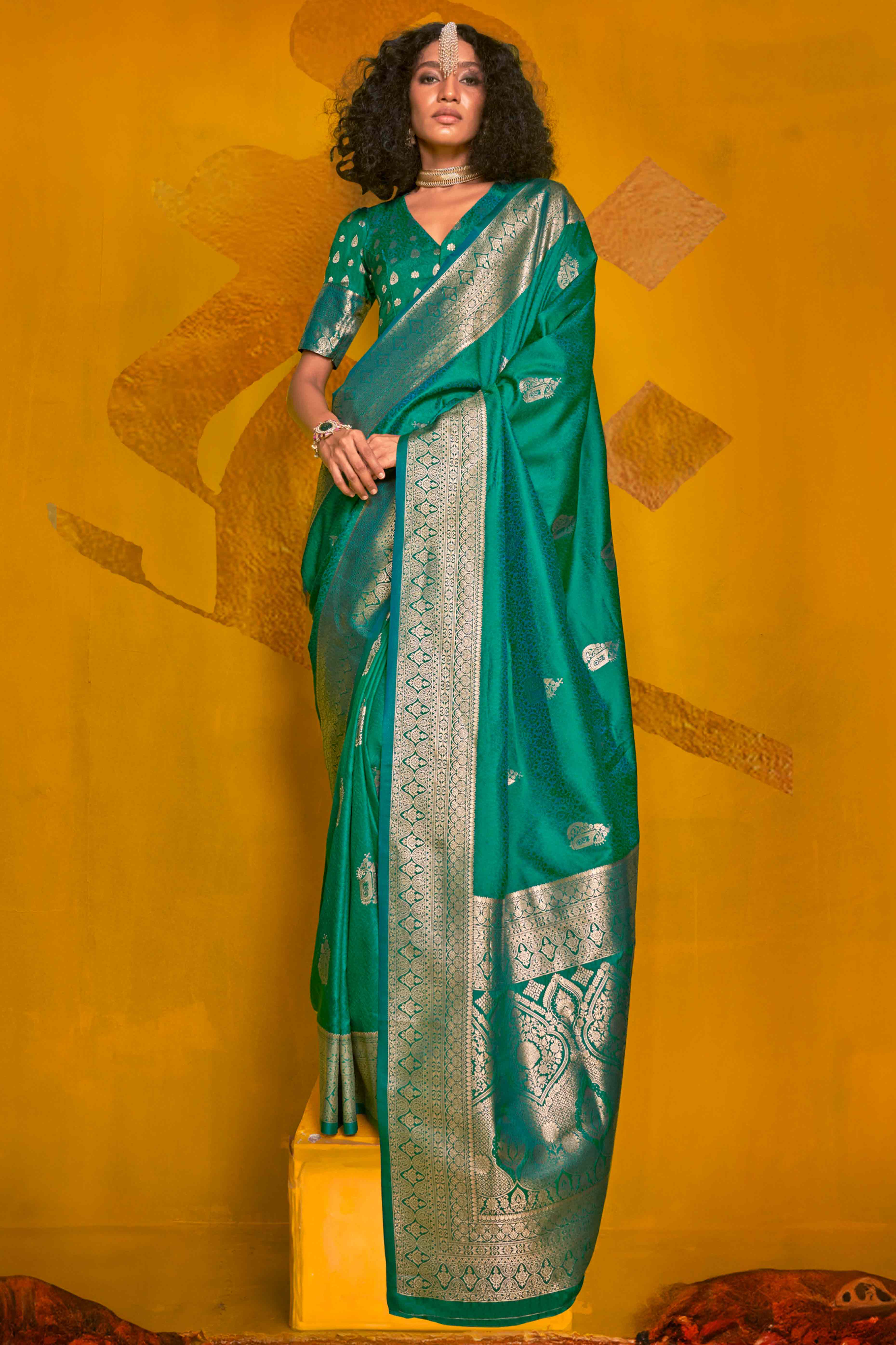 Rama Green Floral Zari Weaving Banarasi Silk Saree