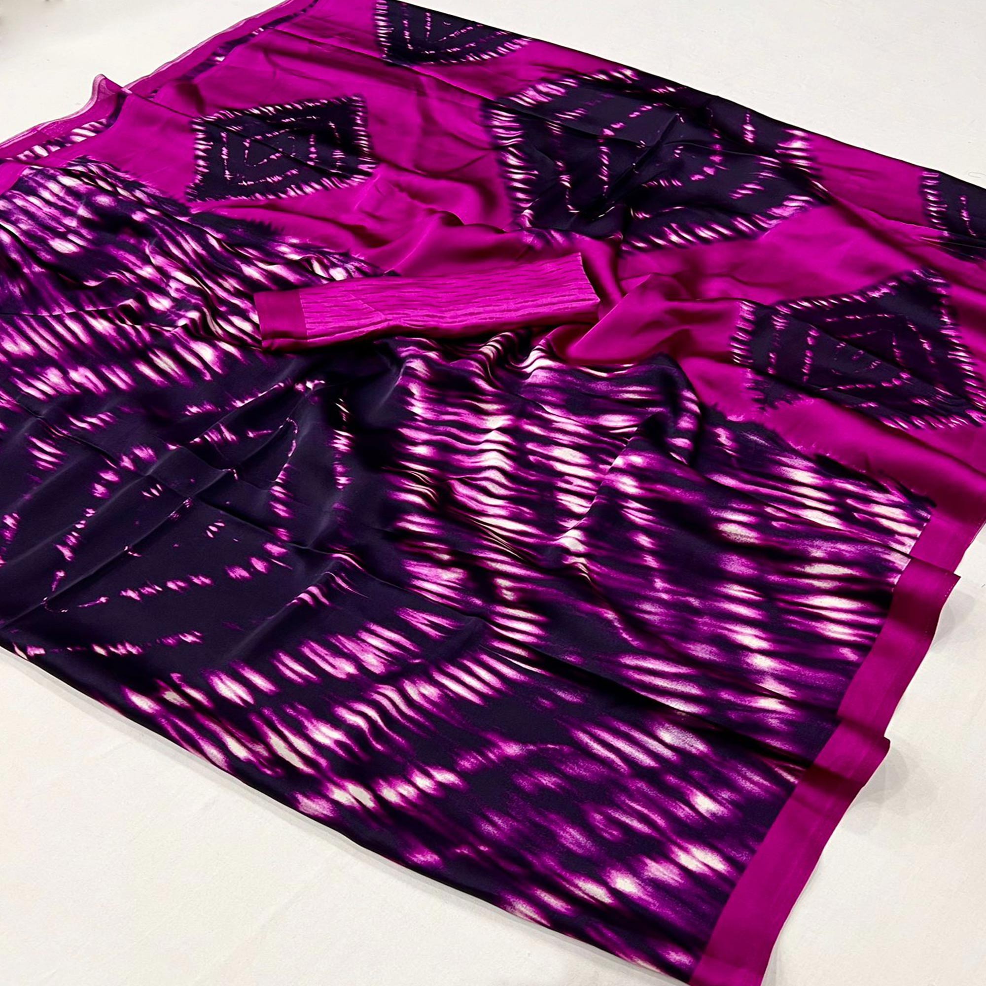 Magenta & Purple Contemporary Printed Satin Saree