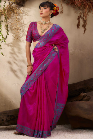 Magenta Pure Silk Kanjivaram Handloom Saree Enhanced with Zari Woven Patterns