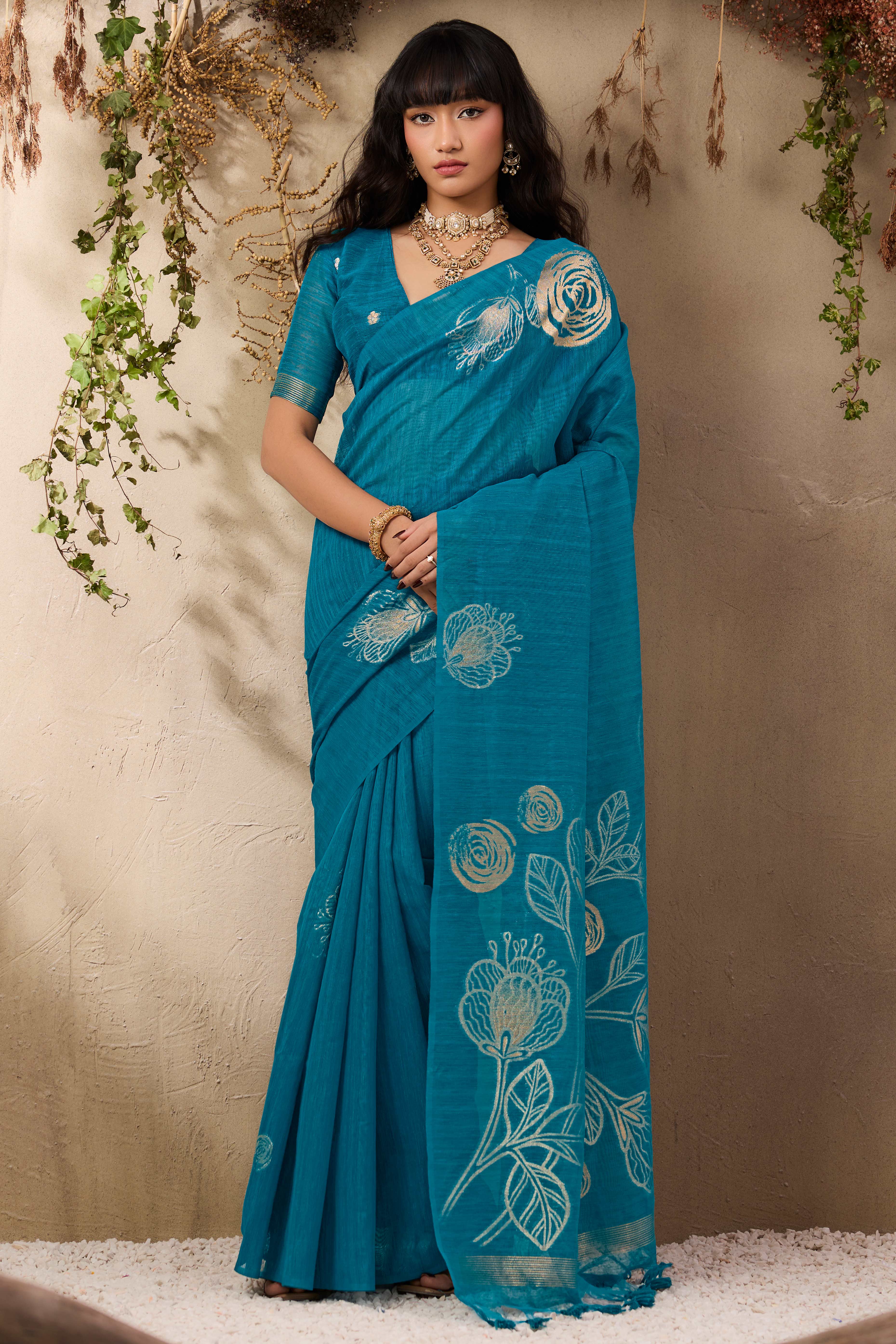 Teal Heritage Munga Art Silk Saree Highlighted with Fine Zari Weaving