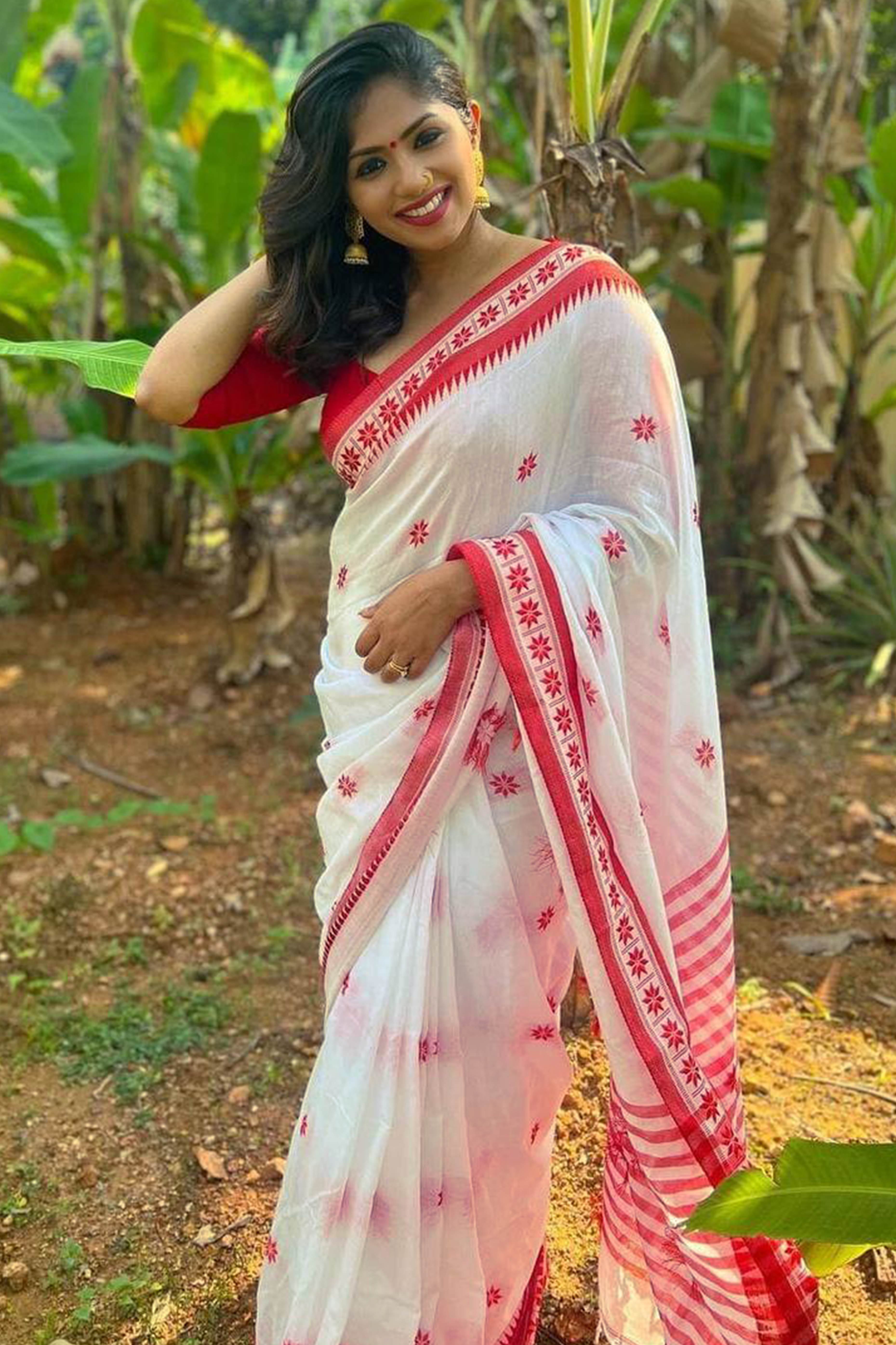 White Traditional Weaving Linen Saree Ideal for Durga Pooja and Spiritual Occasions