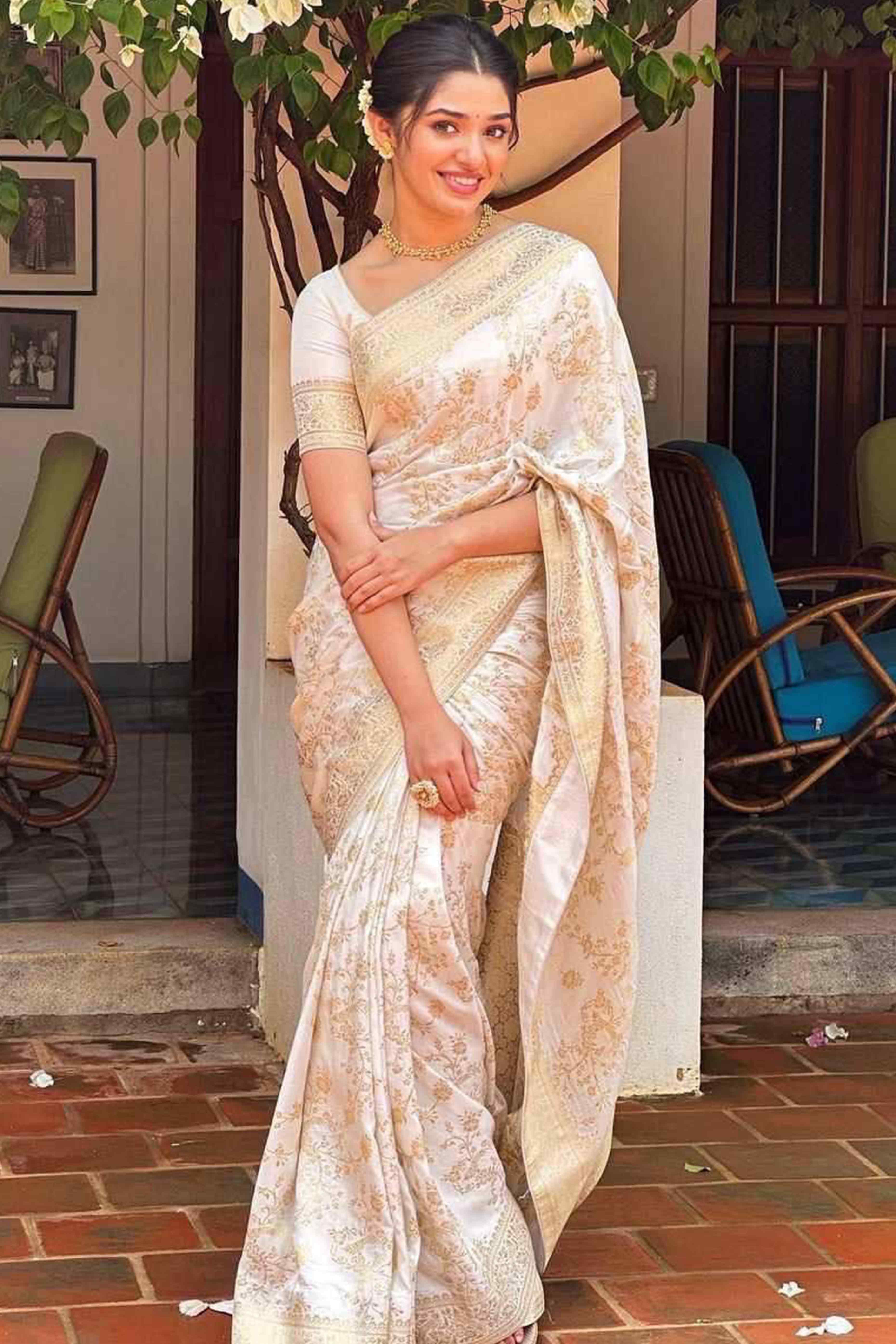 White Floral Woven Lichi Banarasi Silk Saree