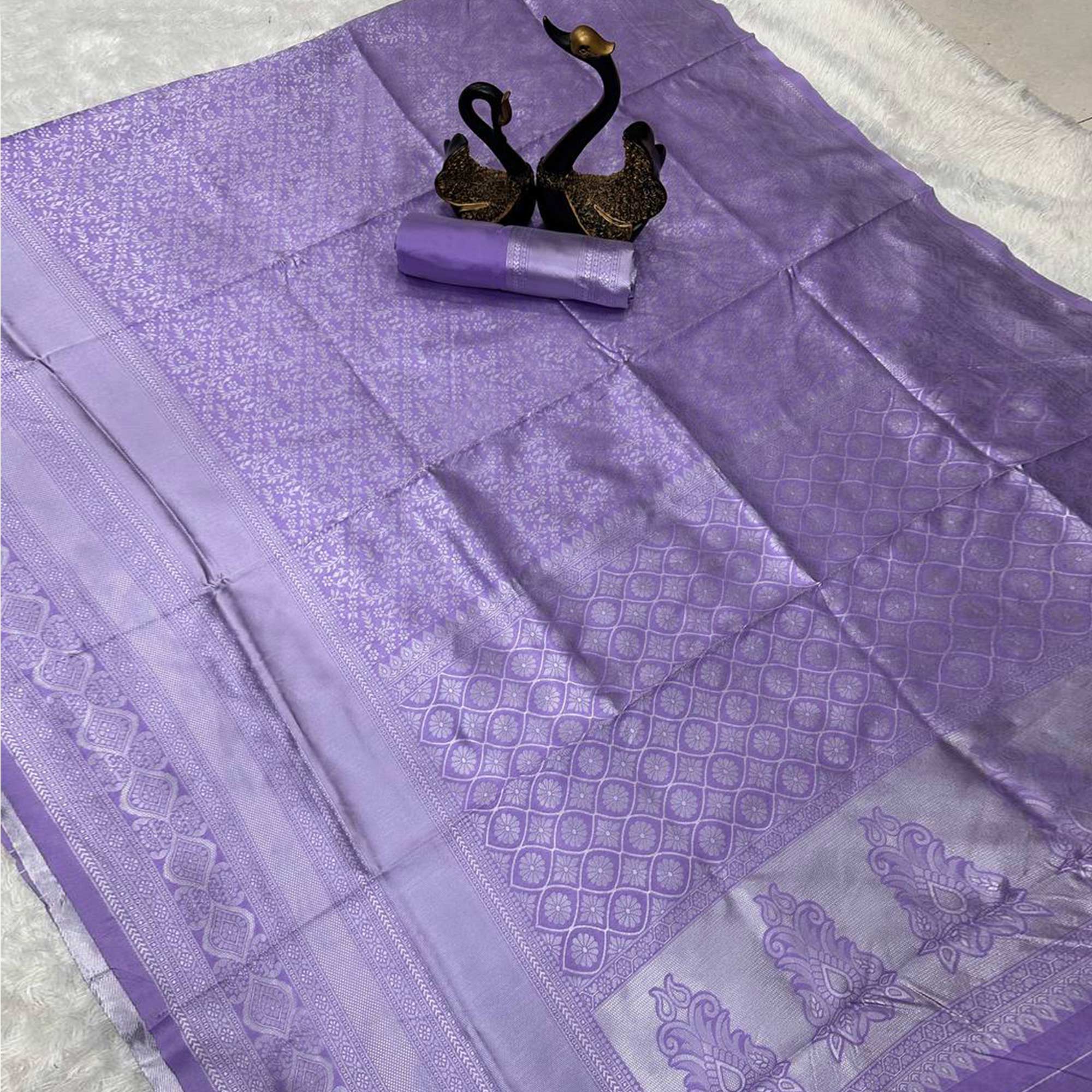 Lavender Pure Silk Banarasi Saree with Detailed Zari Borders and Woven Motifs
