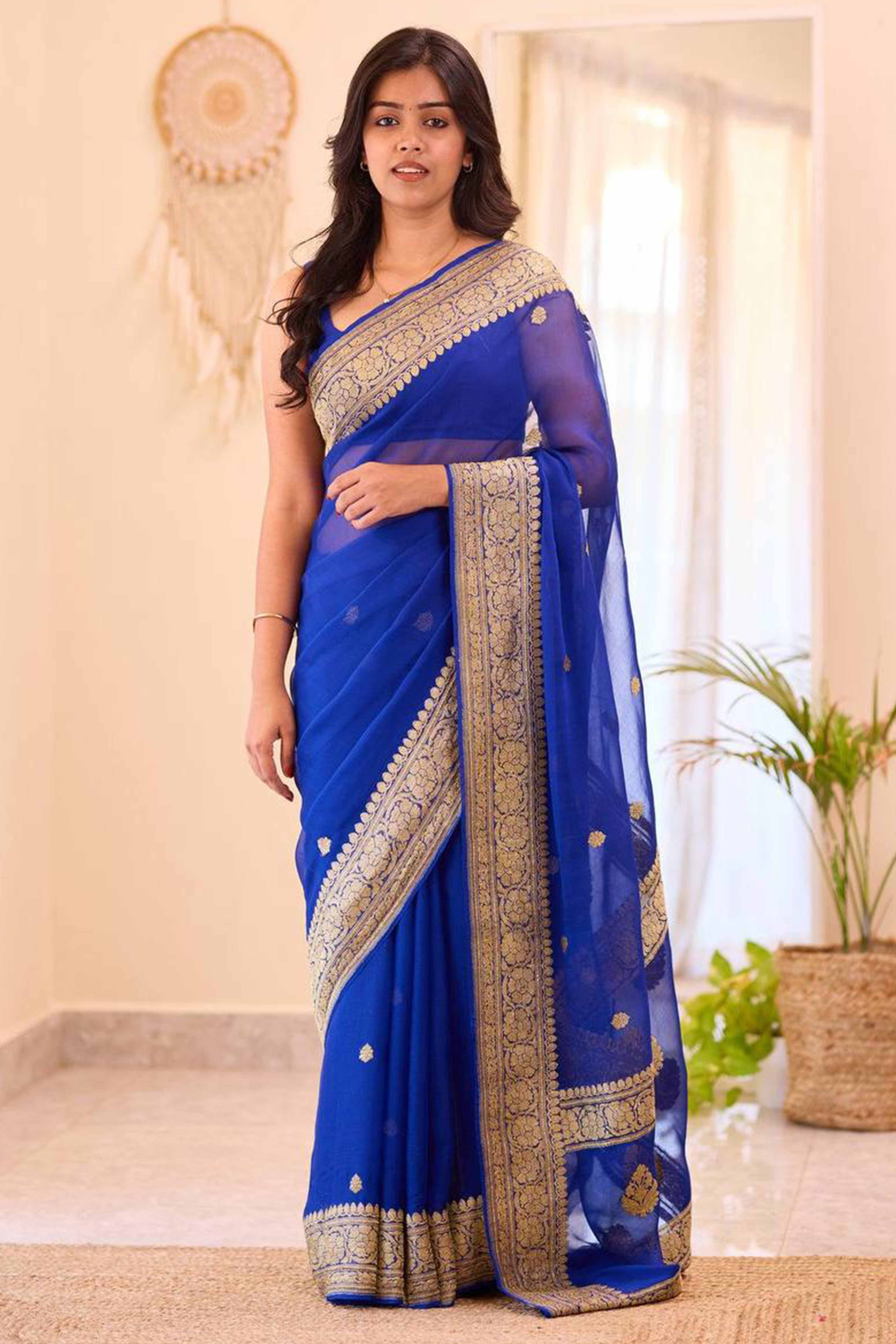 Sophisticated Blue Linen Saree with Traditional Butti Zari Weaving