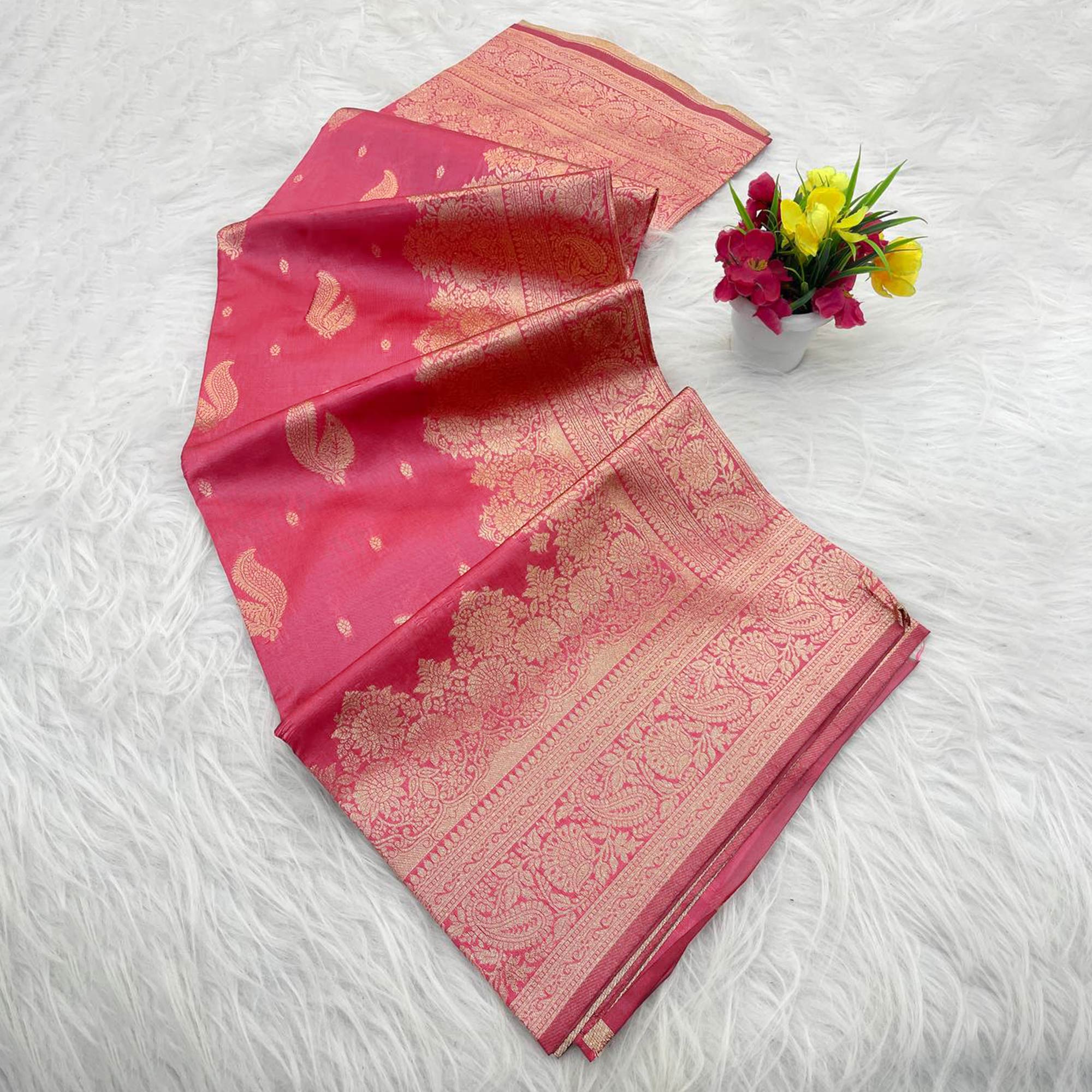Pink Pure Banarasi Silk Saree Adorned with Exquisite Floral Zari Weaving
