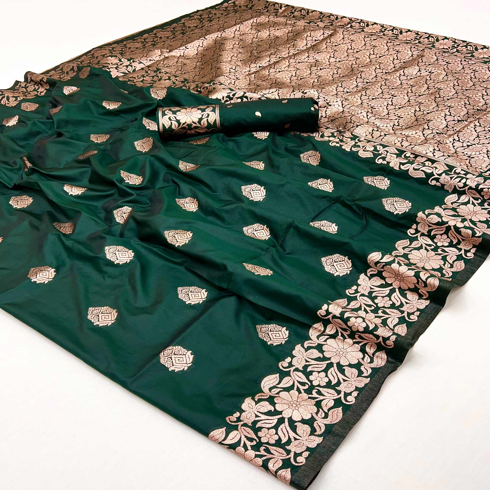 Green Art Silk Saree With Intricate Zari Weave & Majestic Banarasi Pallu
