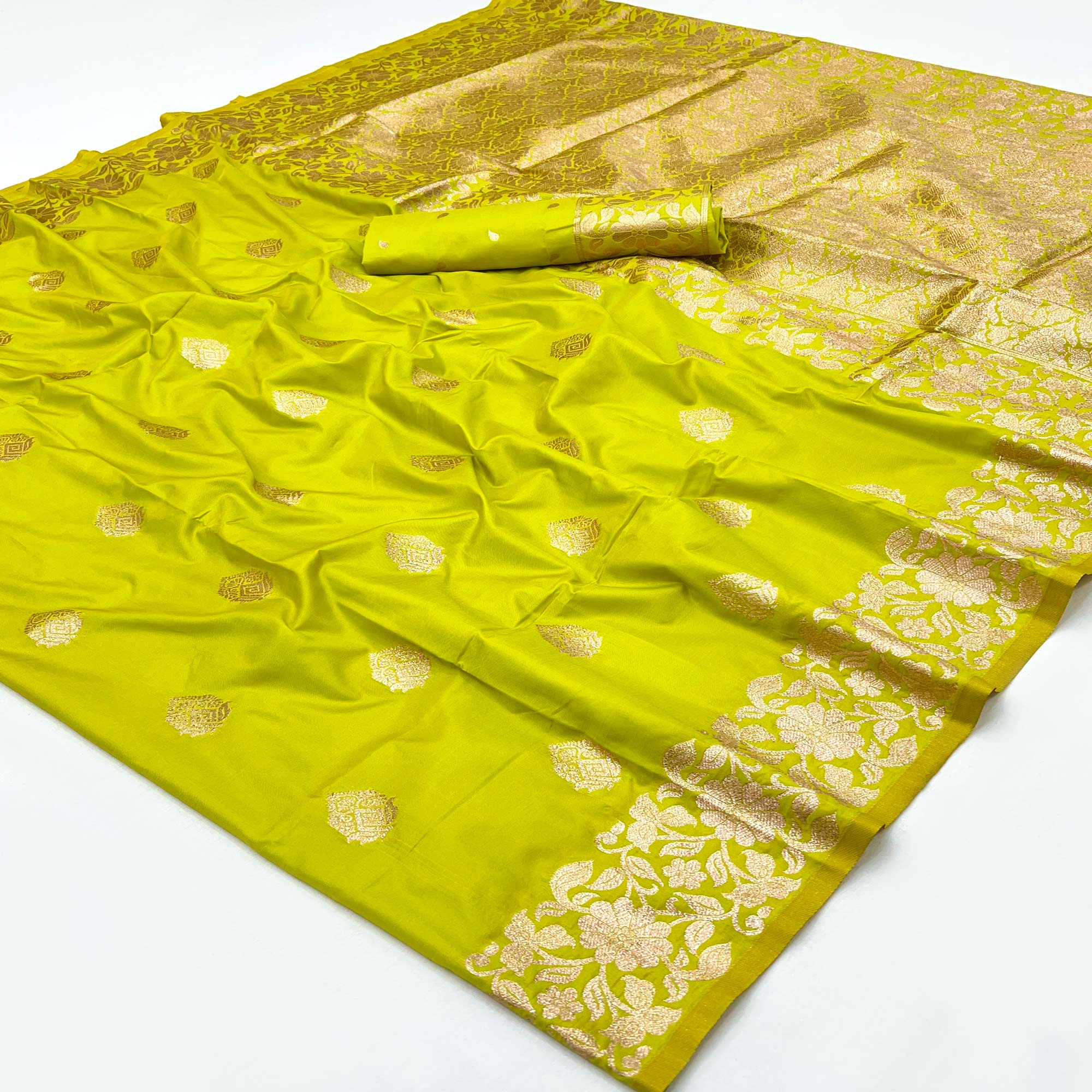 Parrot Green Art Silk Saree With Intricate Zari Weave & Majestic Banarasi Pallu