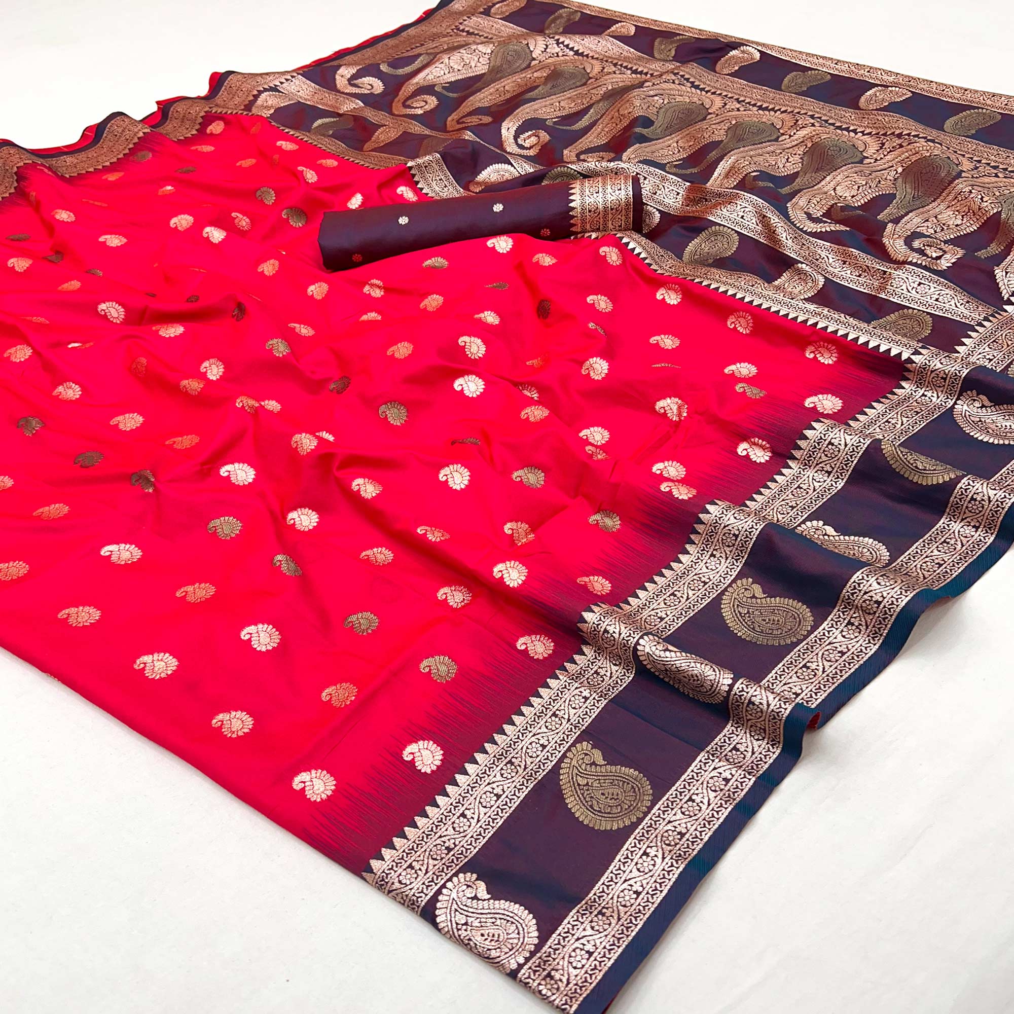 Pink Art Silk Saree Adorned With Zari Woven Paisley Motifs & Rich Banarasi Pallu