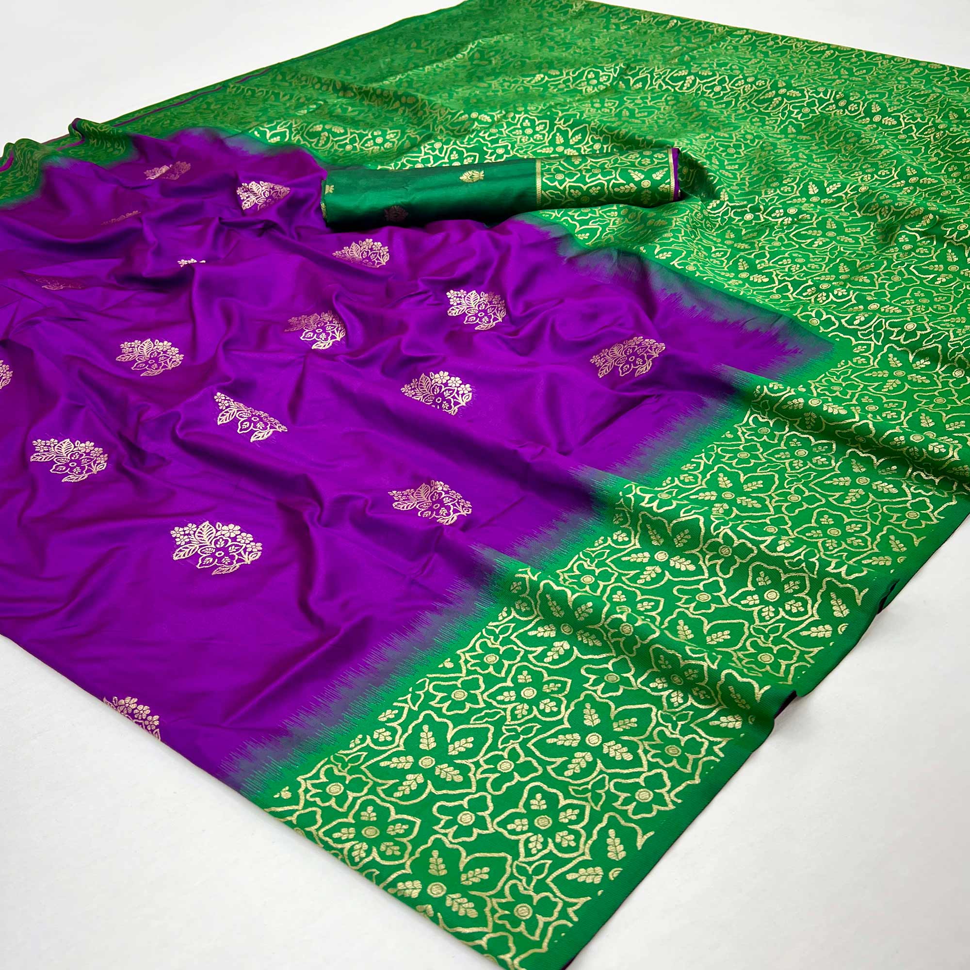 Purple Saree Woven In Art Silk With Alluring Floral Zari Detailing