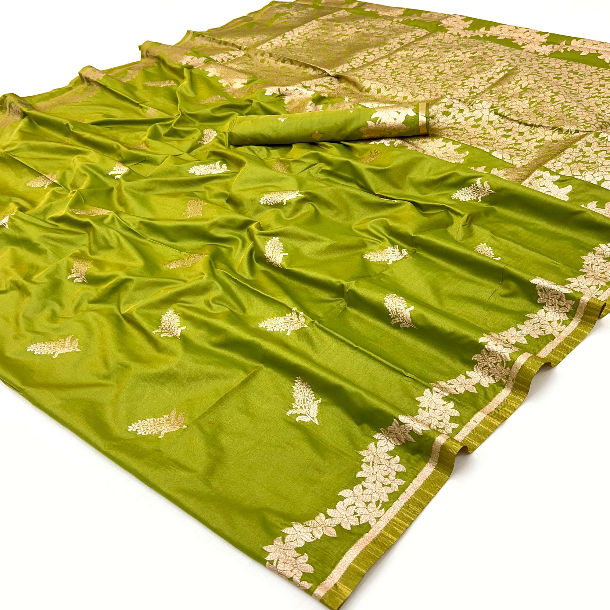 Green Art Silk Saree With Intricate Floral Zari Weaving & Banarasi Pallu