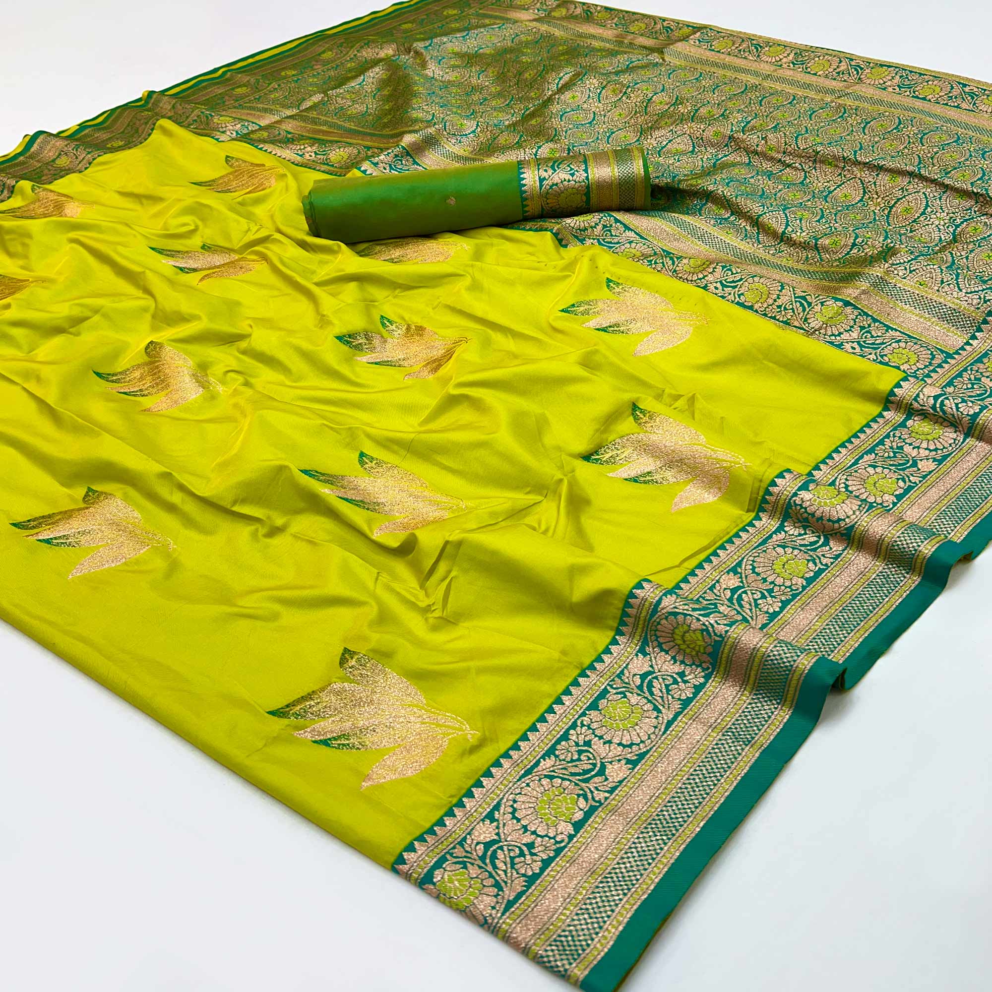 Green Saree In Art Silk Adorned With Floral Zari Work & Traditional Banarasi Pallu