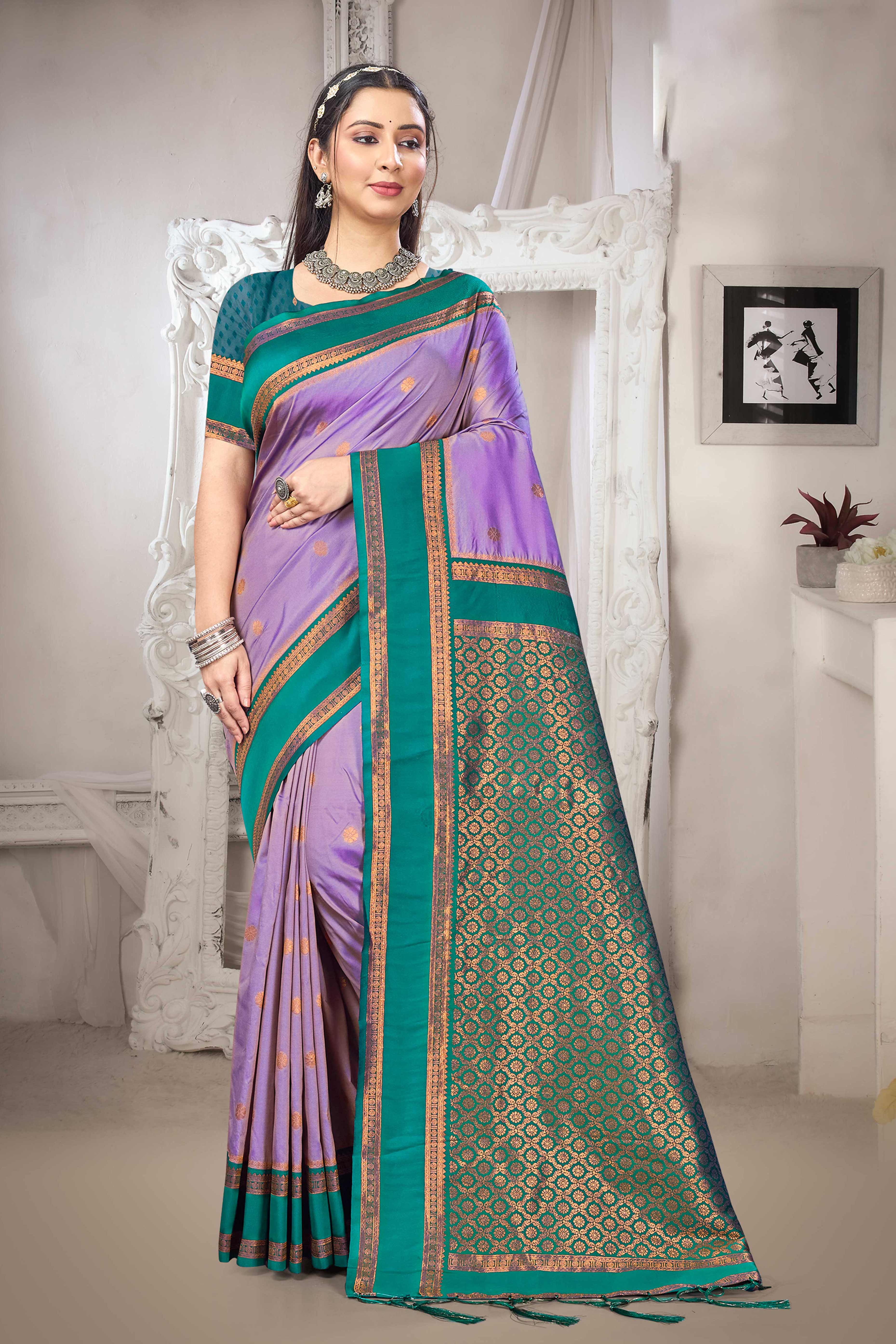 Classic Lavneder Floral Motif Weaving Silk Blend Saree With Tassel Pallu
